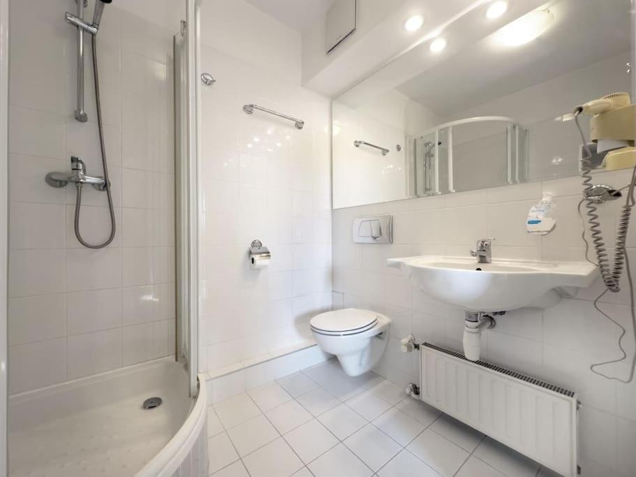 10q- Z6 602b Apartment *