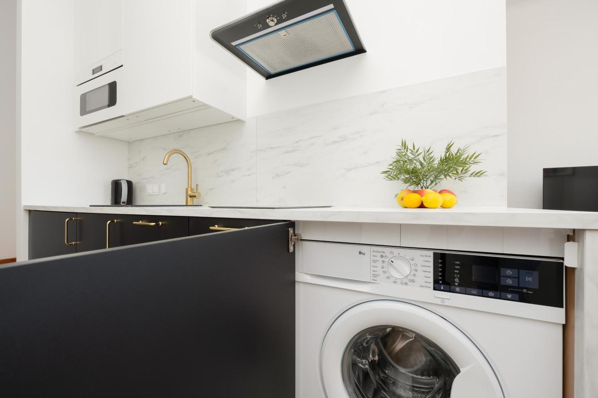 Heart Of The Old Town Royal By Renters