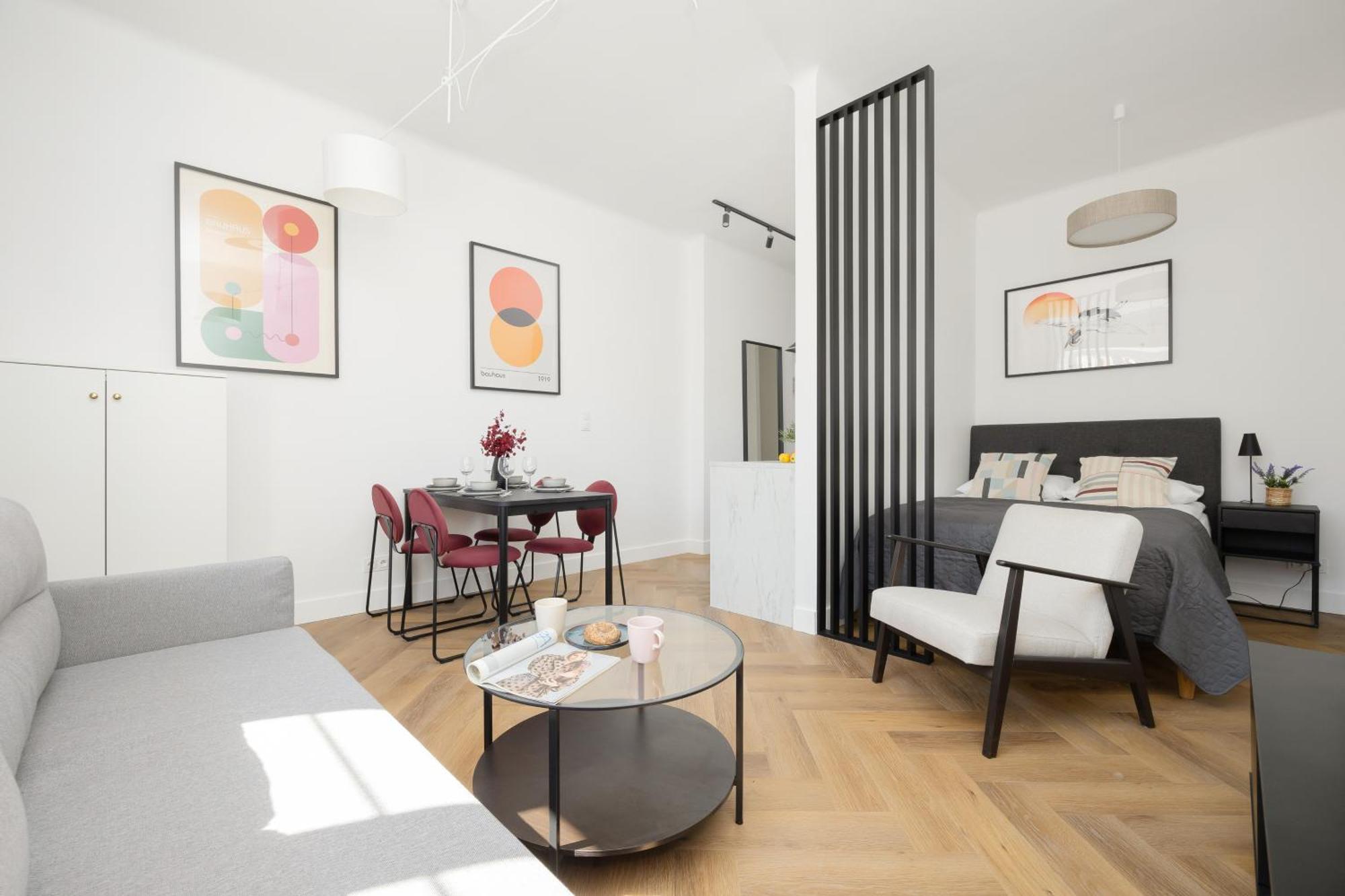 Heart Of The Old Town Royal By Renters