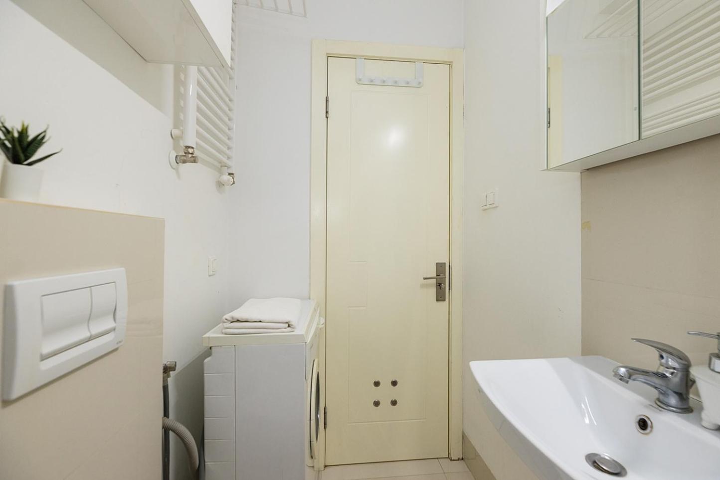 N Ajax Metro Copernicus Center Studio Apartamento