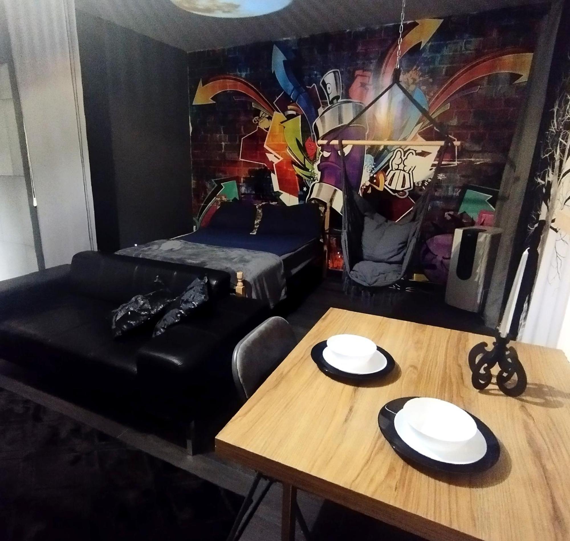 Apartment King & Queen