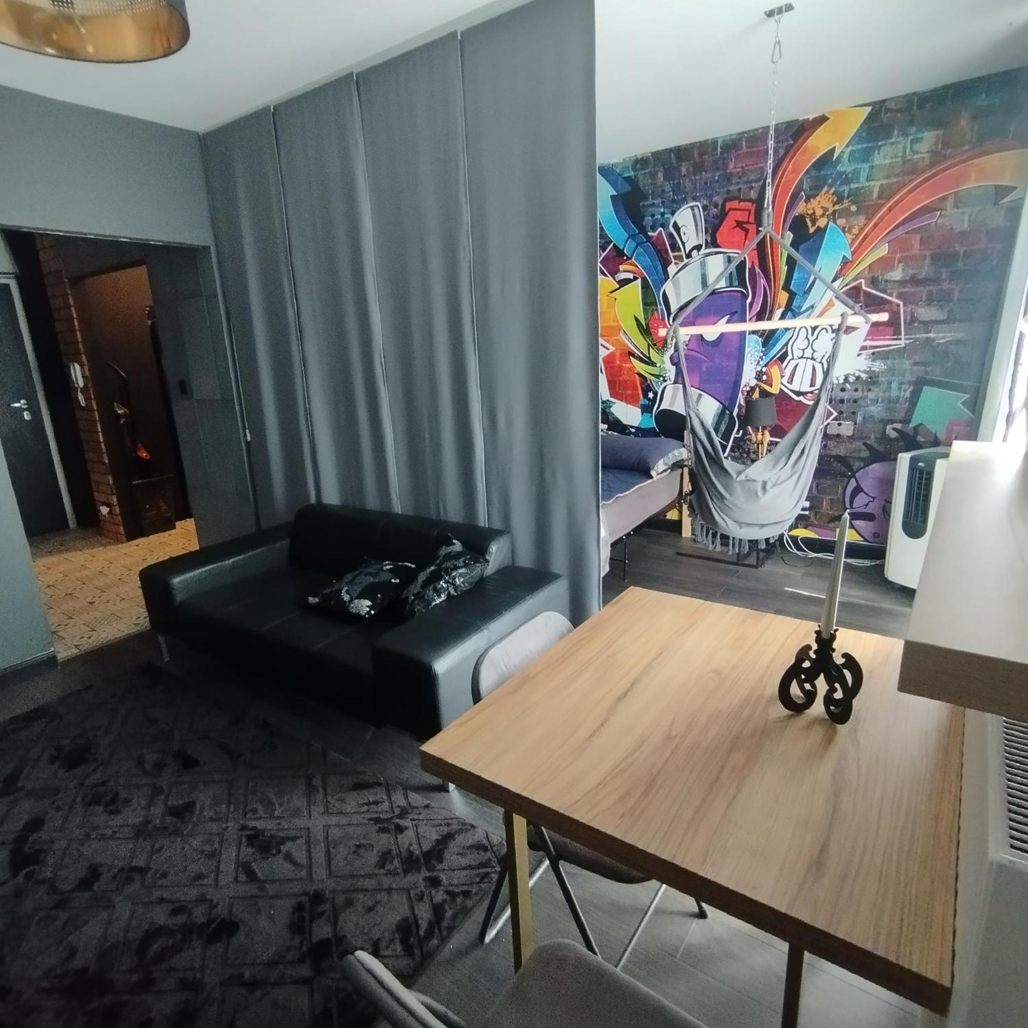 Apartment King & Queen *