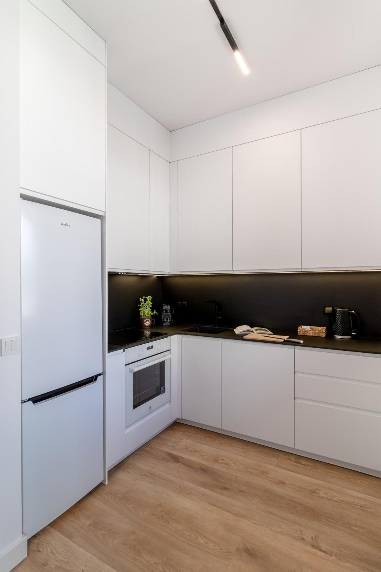 Bright And Cozy In The Business Center Zdziechowskiego Apartment