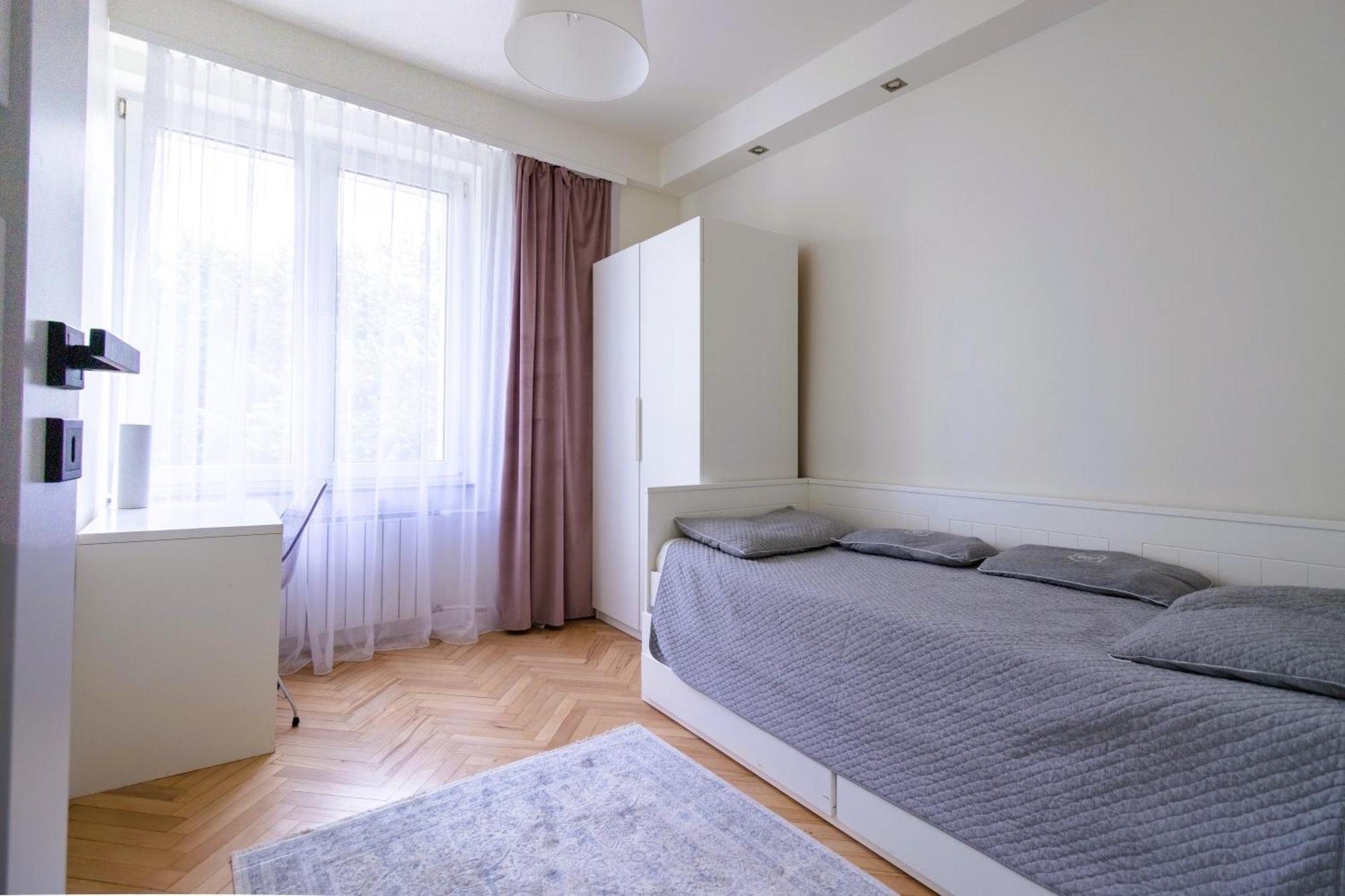 Renovated 3 Apt. Near Polin/oldtown Apartment