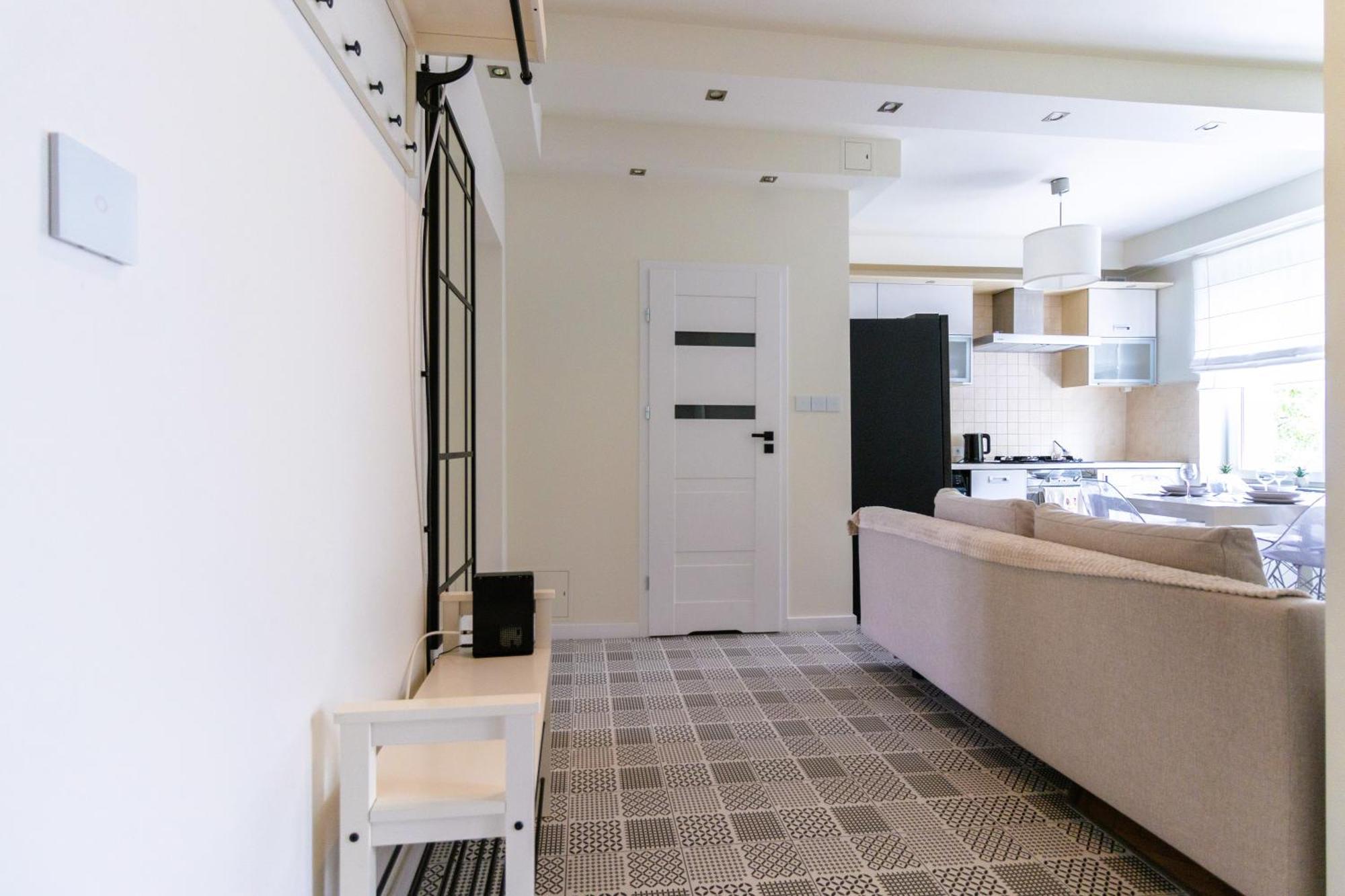 Apartment Renovated 3 Apt. Near Polin/oldtown