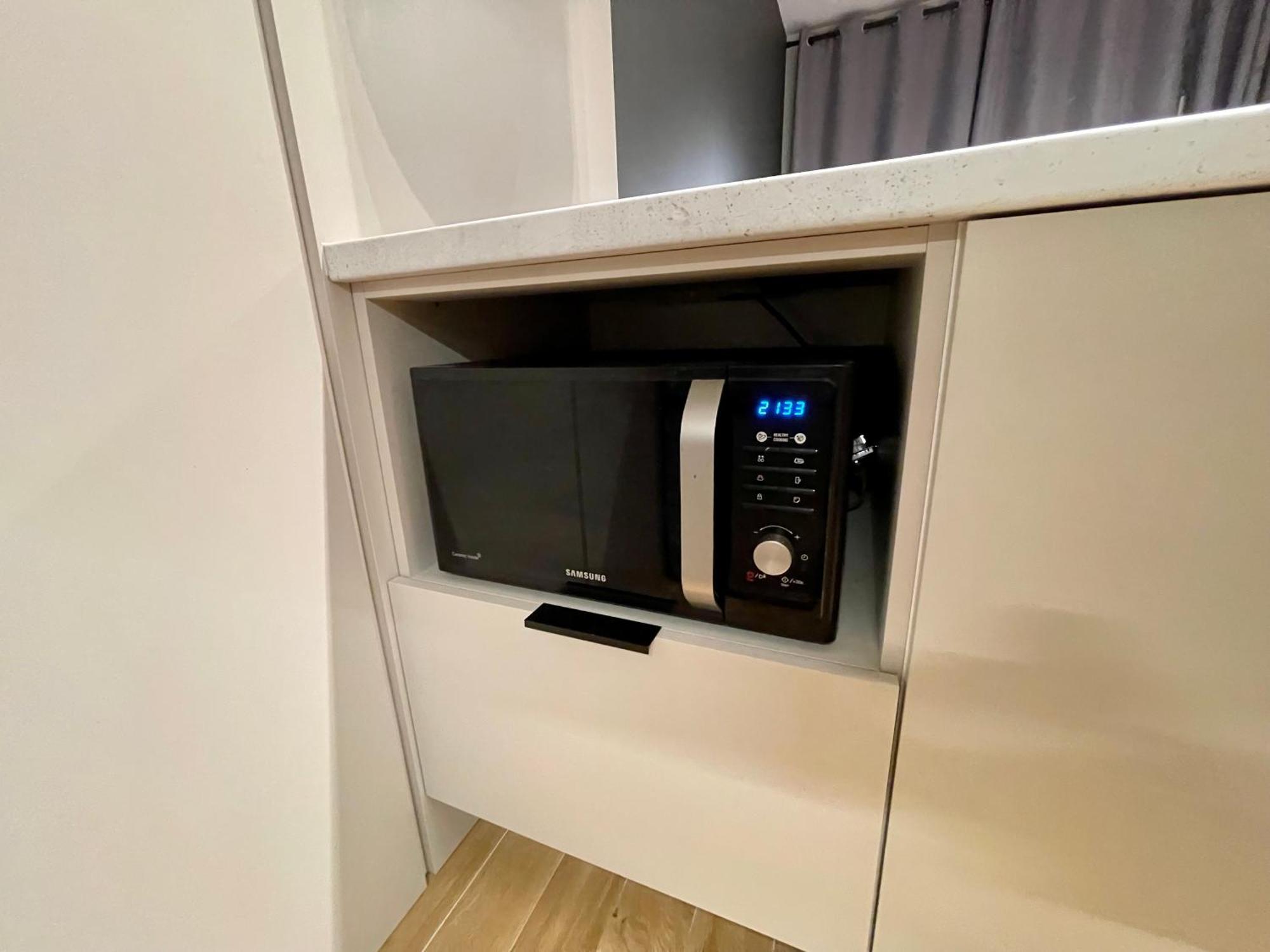Apartamento Time&house Pileckiego Przy Centrum Onkologi I Klinice Novum Apartament Na Wylacznosc Pokoj,sypialnia,lozko, Lazienka,kuchnia