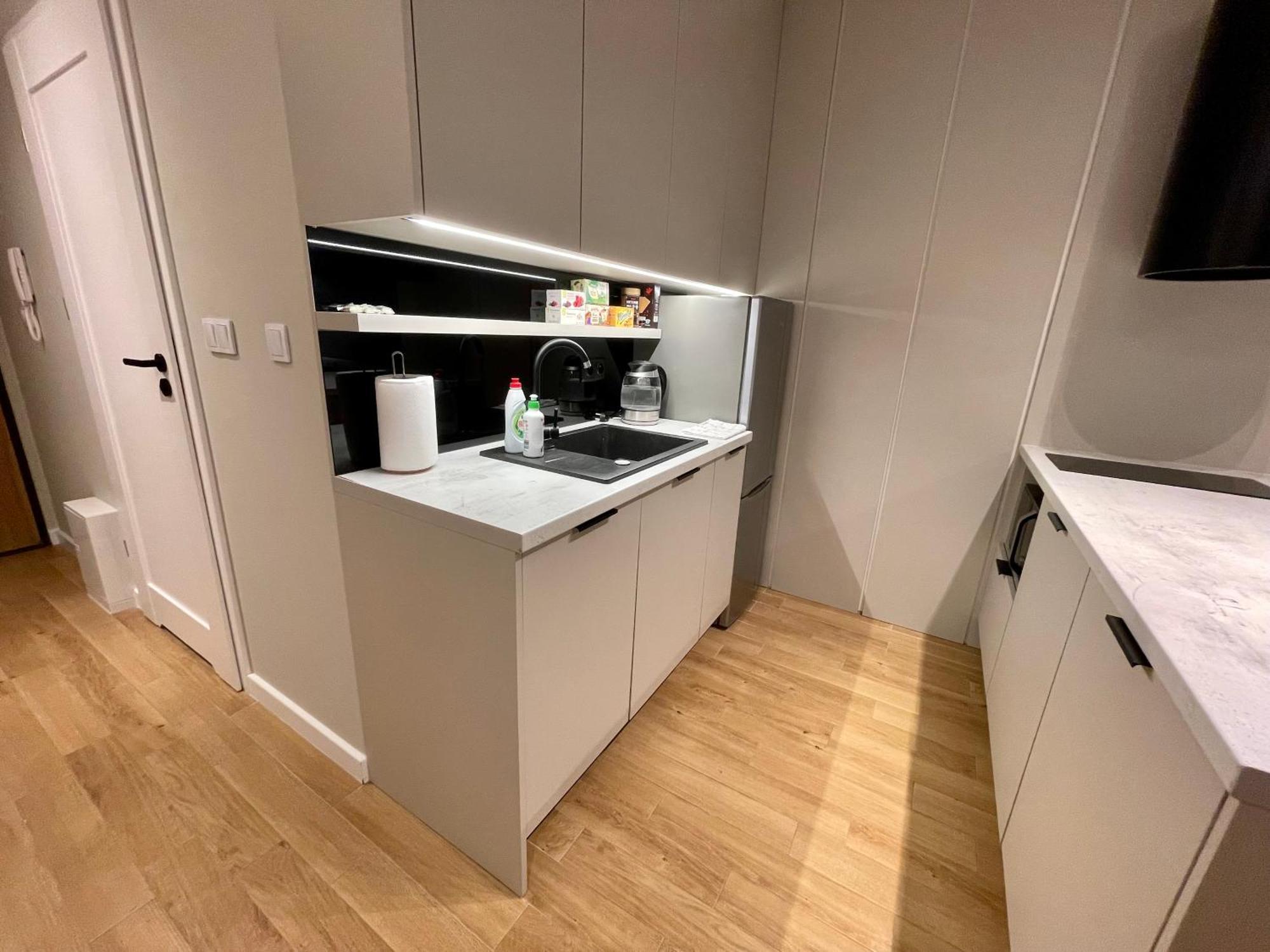 Time&house Pileckiego Przy Centrum Onkologi I Klinice Novum Apartament Na Wylacznosc Pokoj,sypialnia,lozko, Lazienka,kuchnia *
