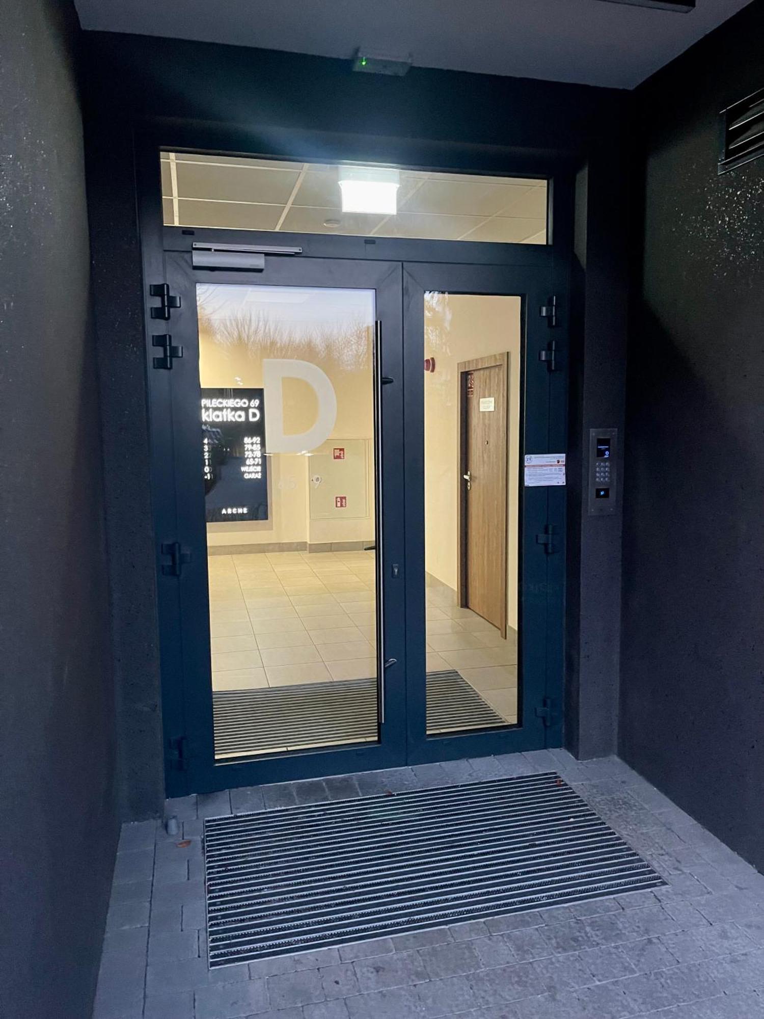 Time&house Pileckiego Przy Centrum Onkologi I Klinice Novum Apartament Na Wylacznosc Pokoj,sypialnia,lozko, Lazienka,kuchnia