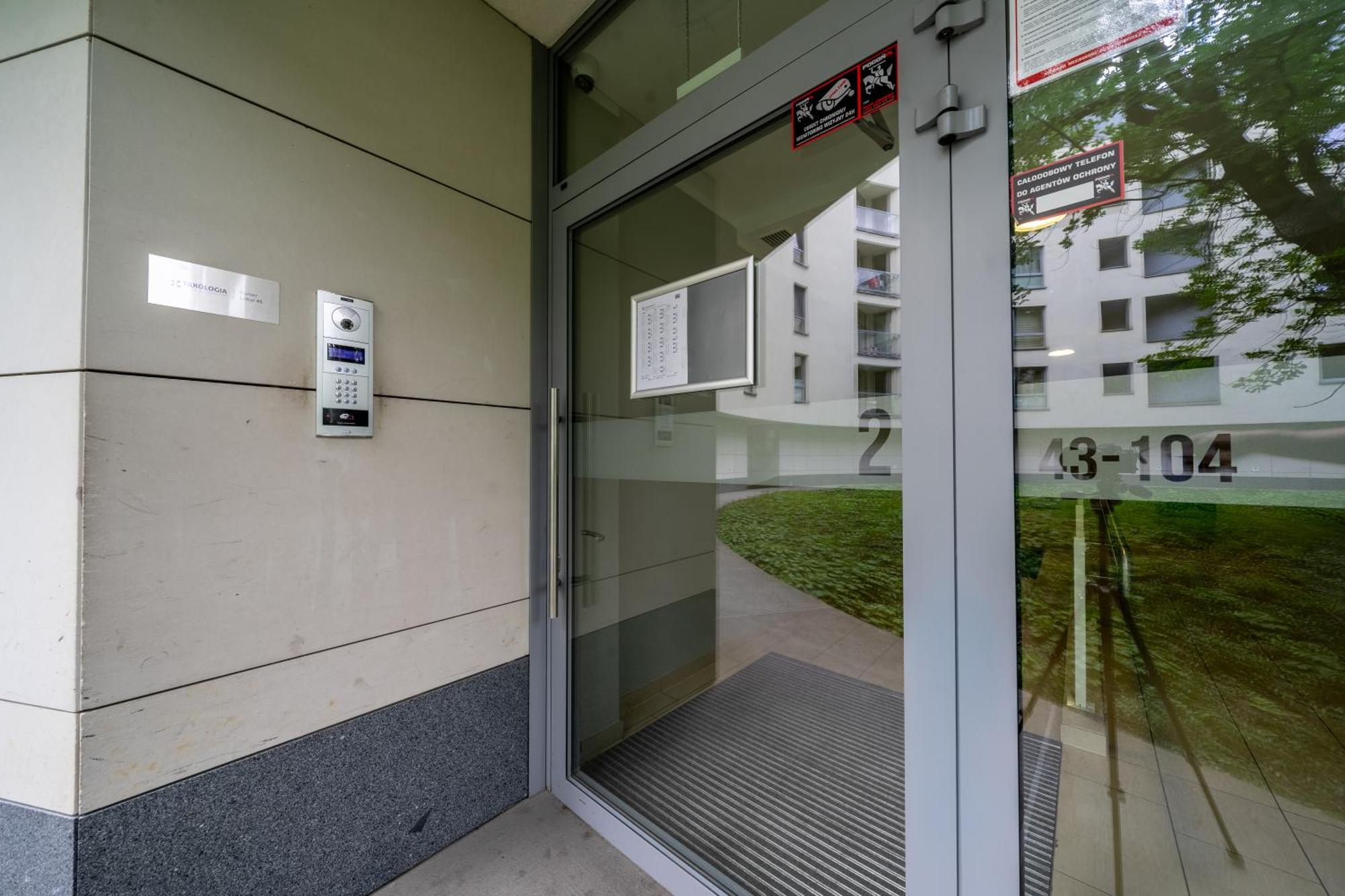 Wola - Balcony, Bus&tram Nearby - By Rentujemy Apartment Warsaw