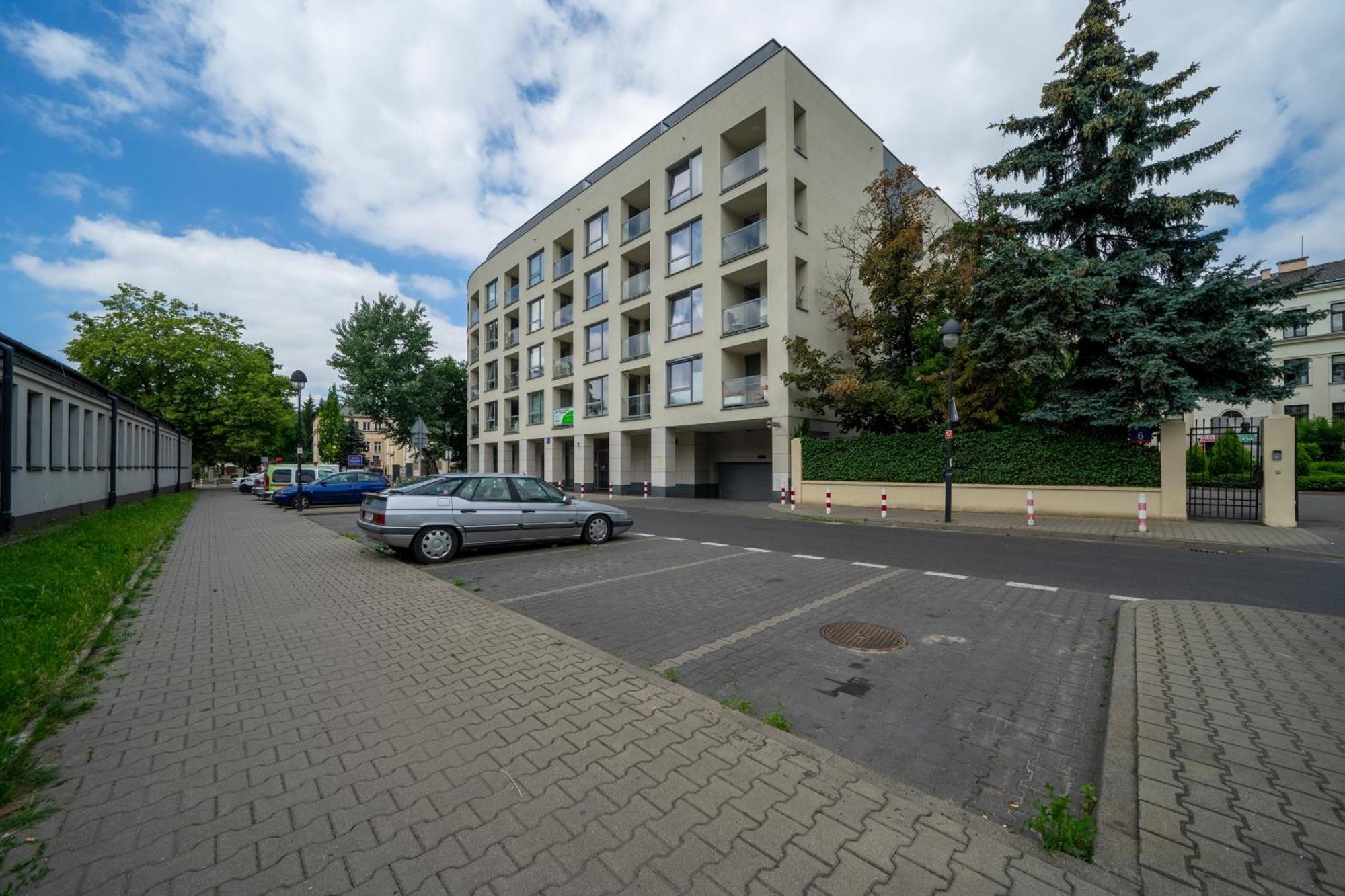 Apartment Wola - Balcony, Bus&tram Nearby - By Rentujemy Warsaw