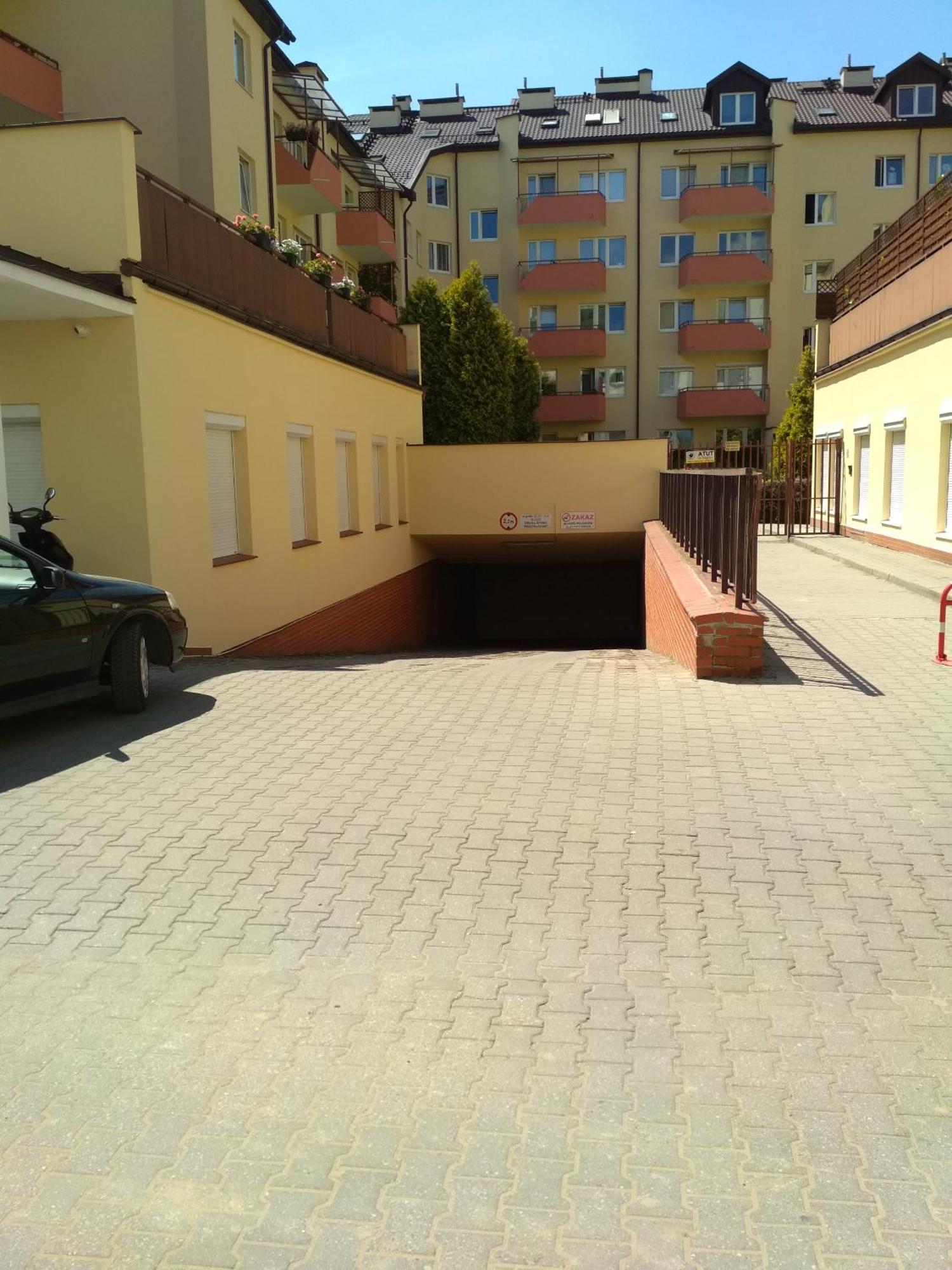Przy Metrze Kabaty Apartment