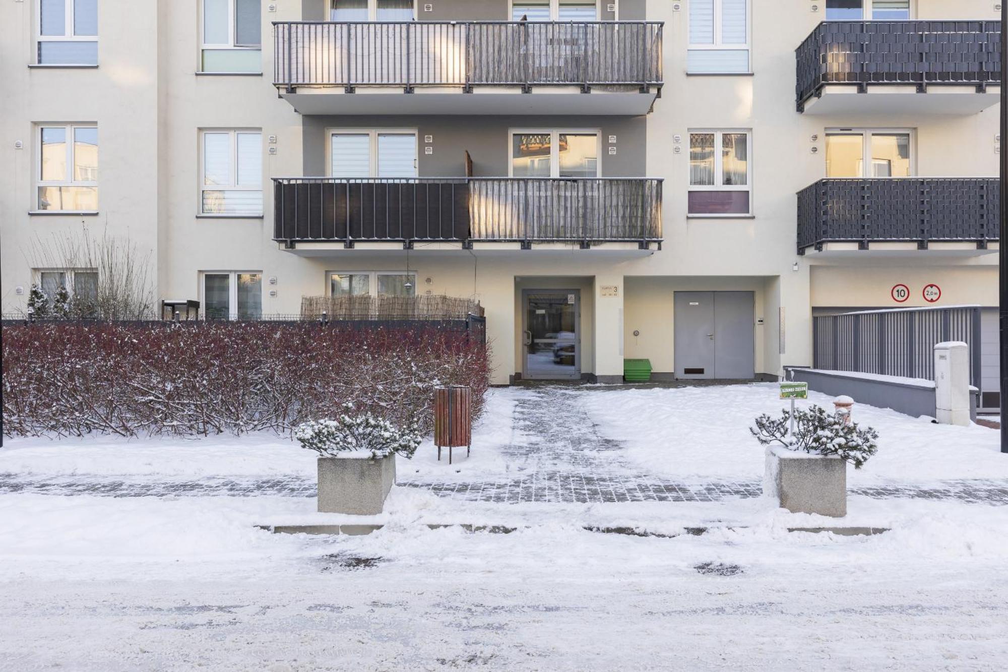 Subtle Colors In With Furnished Balcony By Renters Apartament *