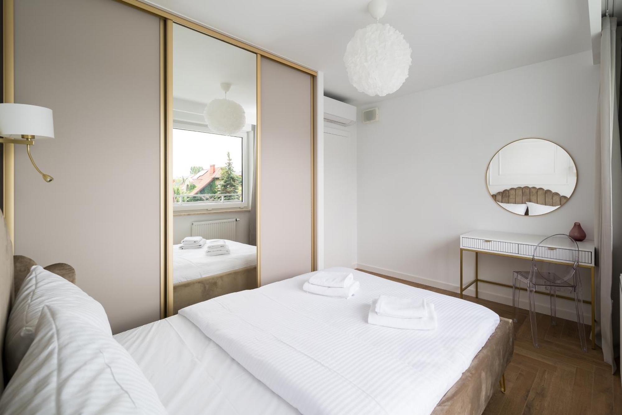Imielin Deluxe * Warsaw