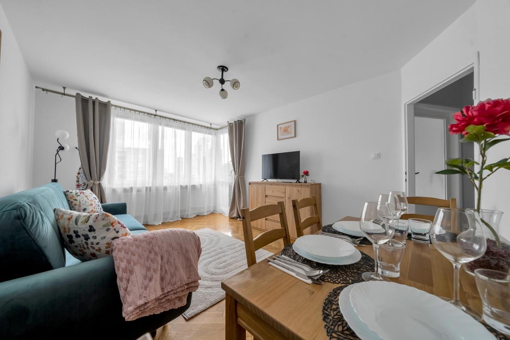 - 9th Floor, Balcony, Tram&bus - By Rentujemy Apartament *