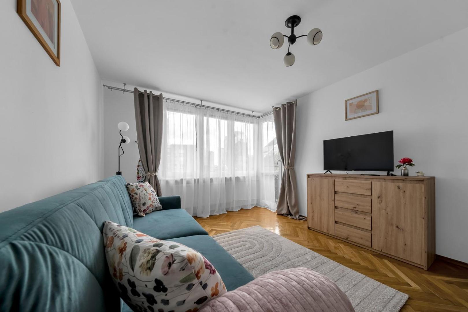 - 9th Floor, Balcony, Tram&bus - By Rentujemy Apartament *