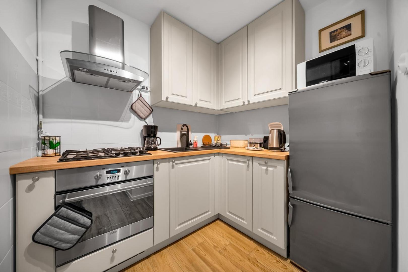 Apartament - 9th Floor, Balcony, Tram&bus - By Rentujemy *
