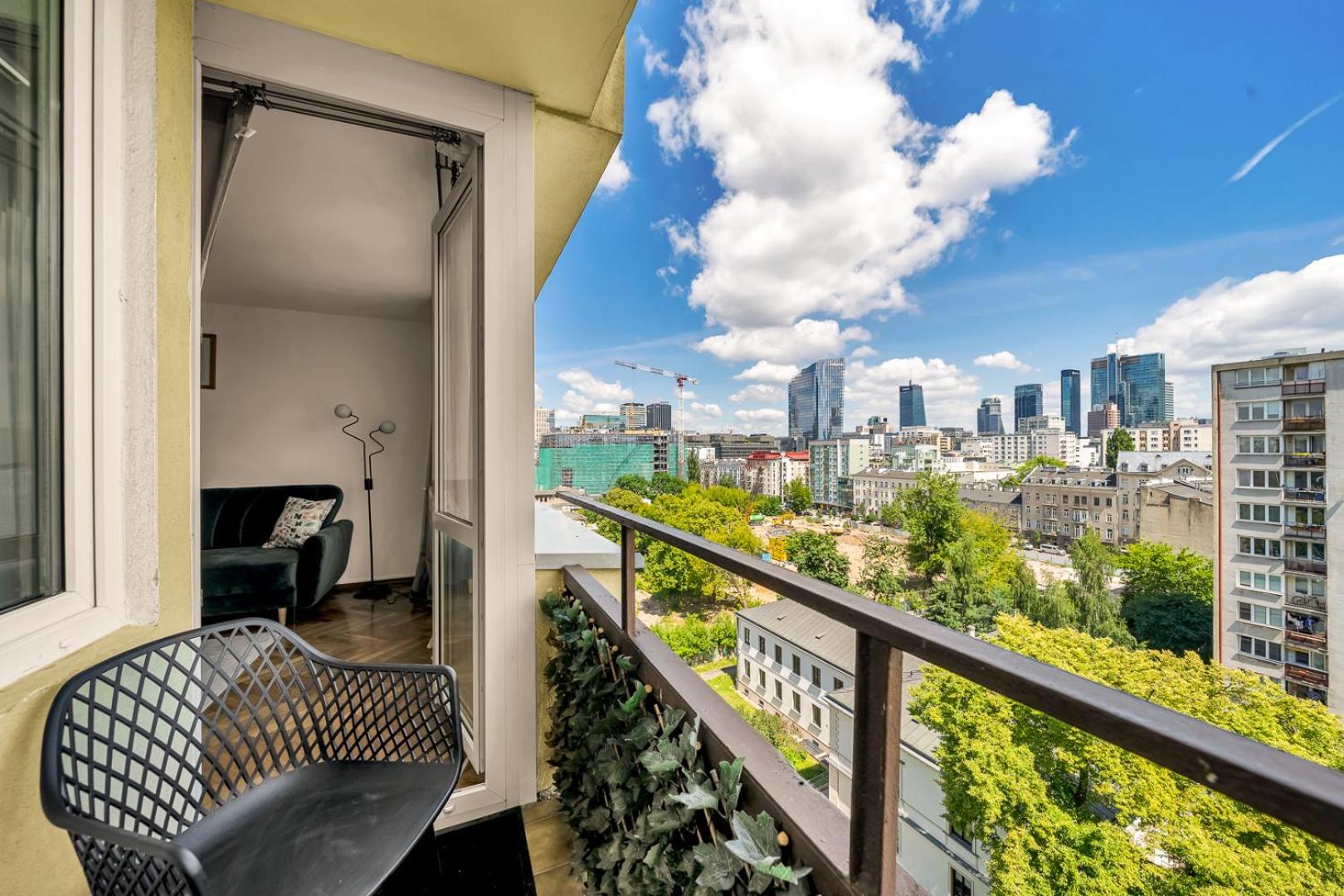 - 9th Floor, Balcony, Tram&bus - By Rentujemy Apartament *