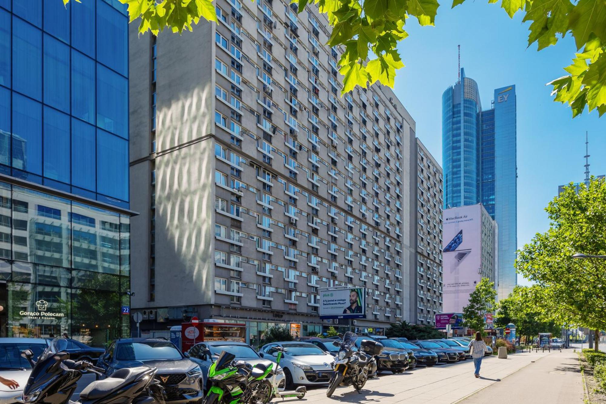Apartment Comfort & Style Center By Renters