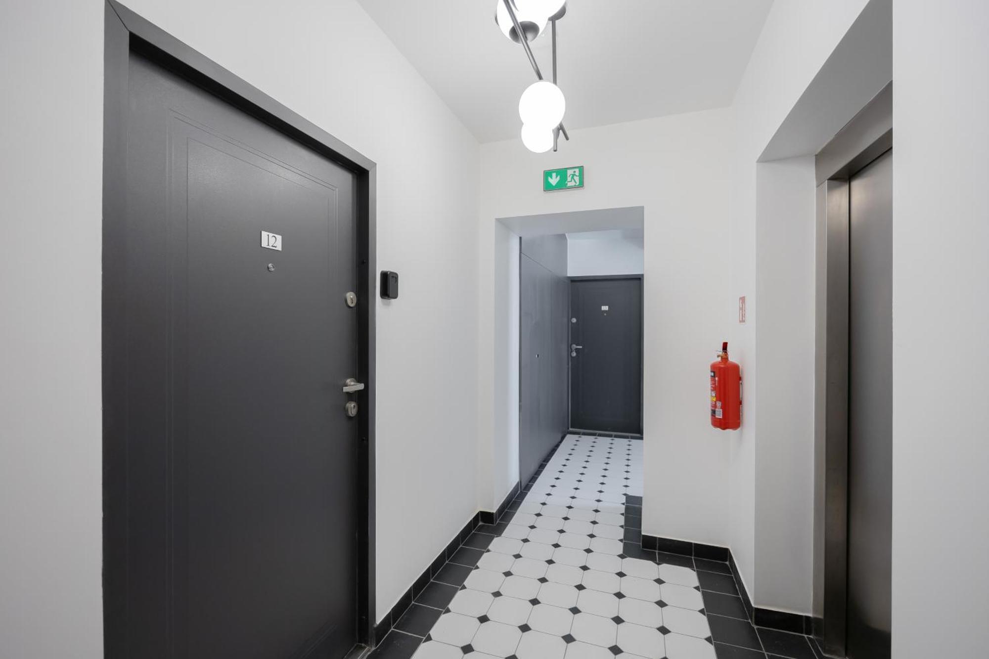 Exceptional Studio For 4 Guests In By Renters Apartament Warszawa