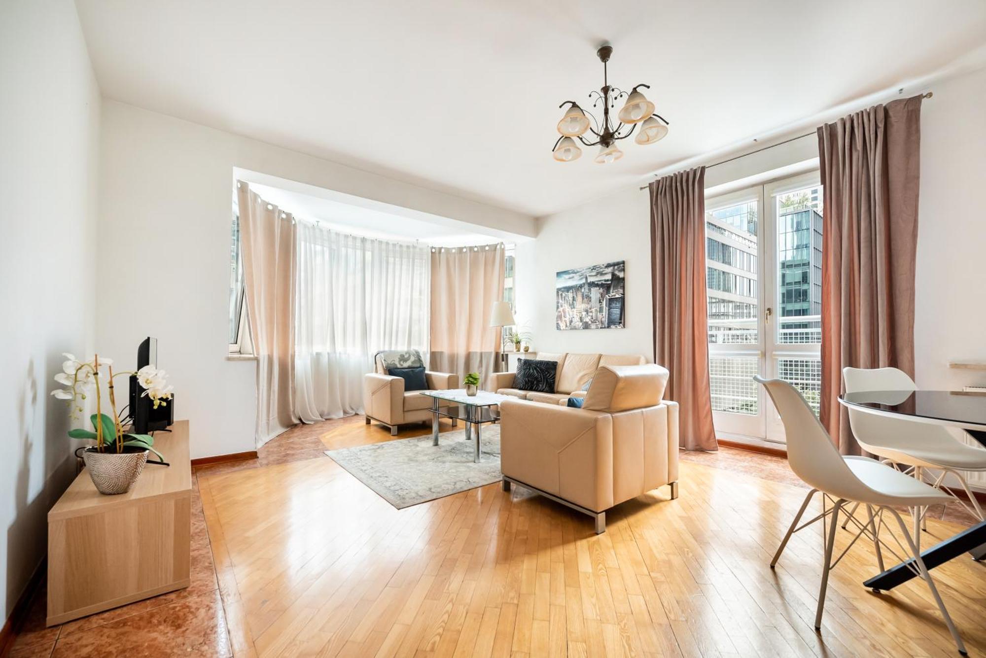 Wola Norblin Spacious Apartment