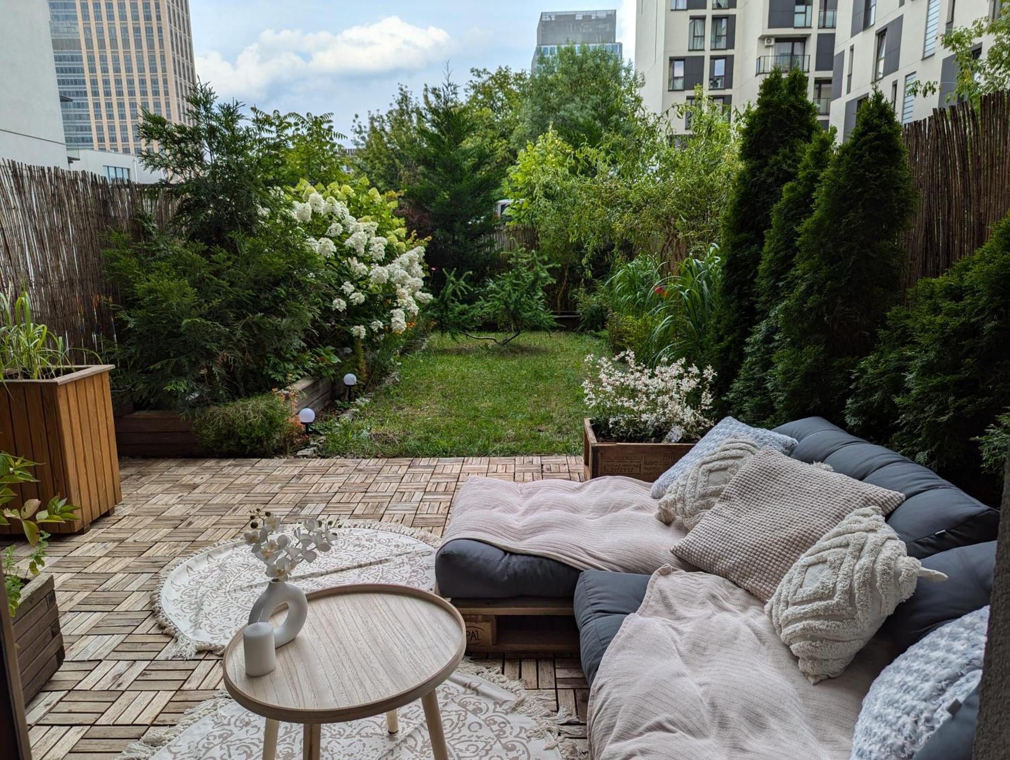 Apartment Botanical Escape *