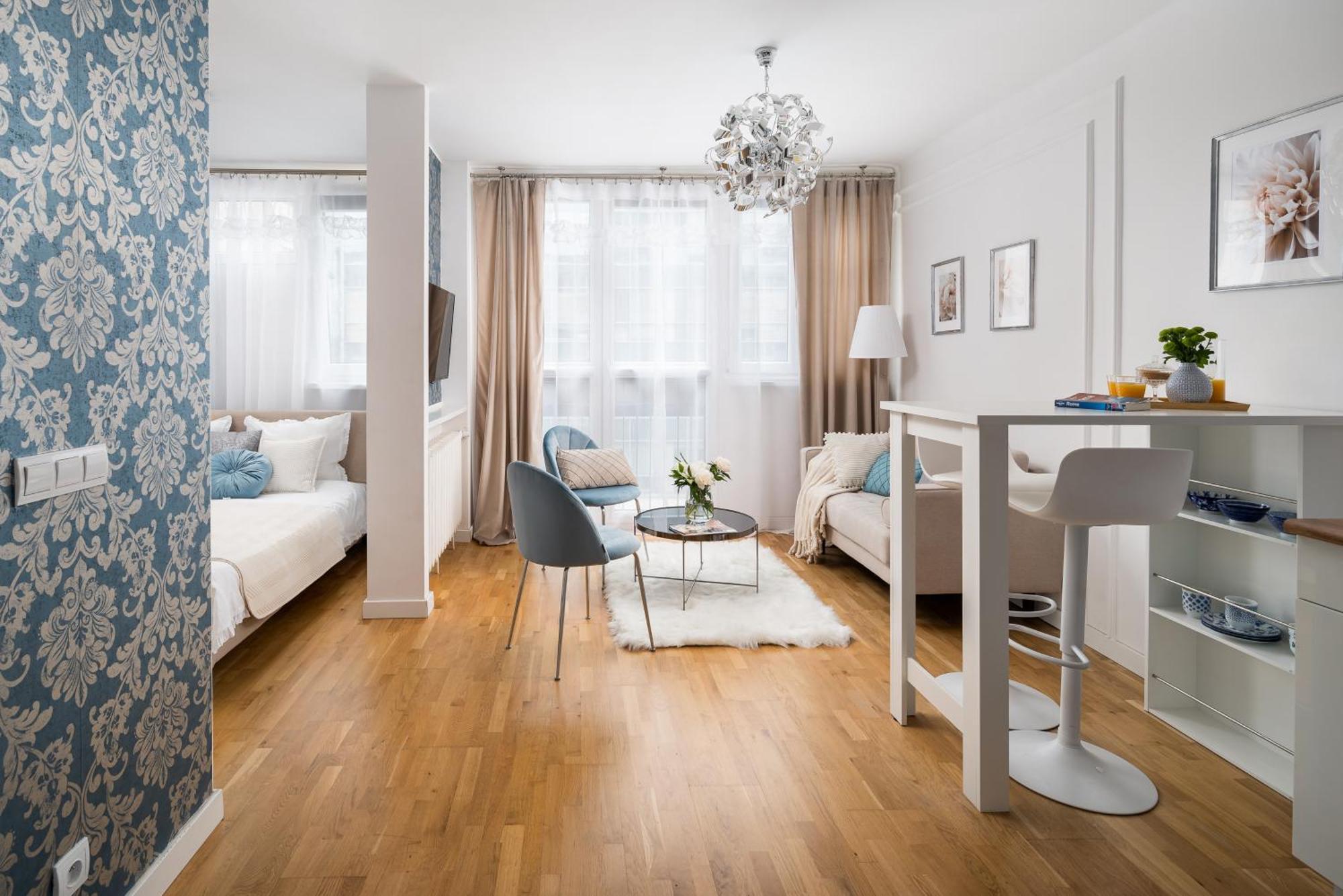 Charming Air-conditioned 950 M From Station, Bedroom & Separate Living Apartment *