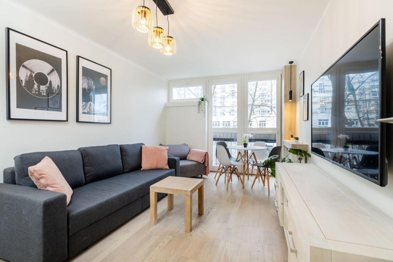 Toffee Center Apartment