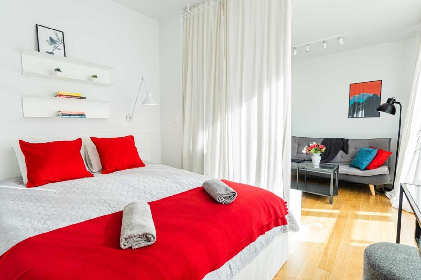 Praga Factory Stylish Spot Apartment *