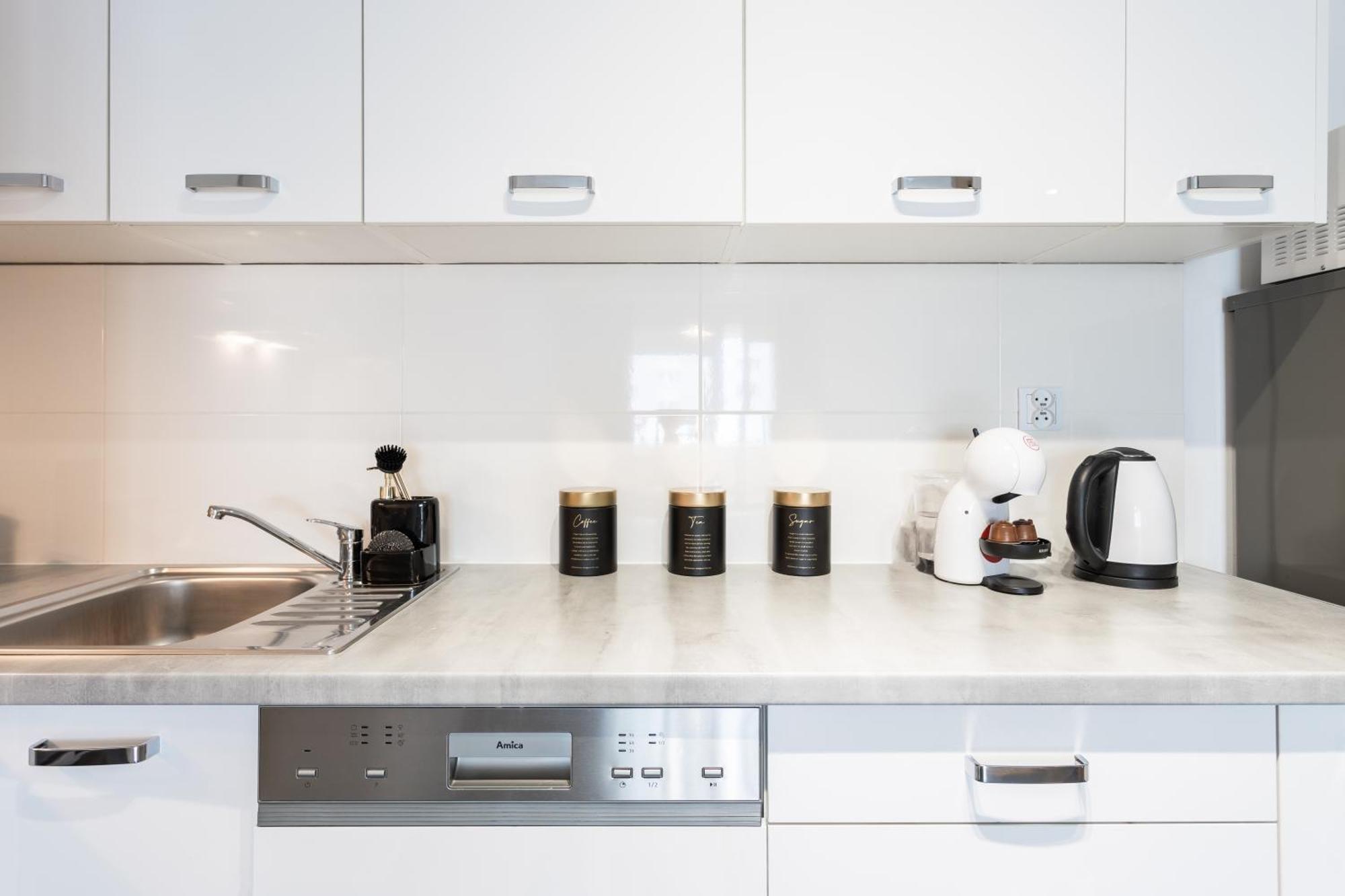 Urban Chic - Pereca - Rondo Onz - Luxury - 14 People Apartment Warsaw