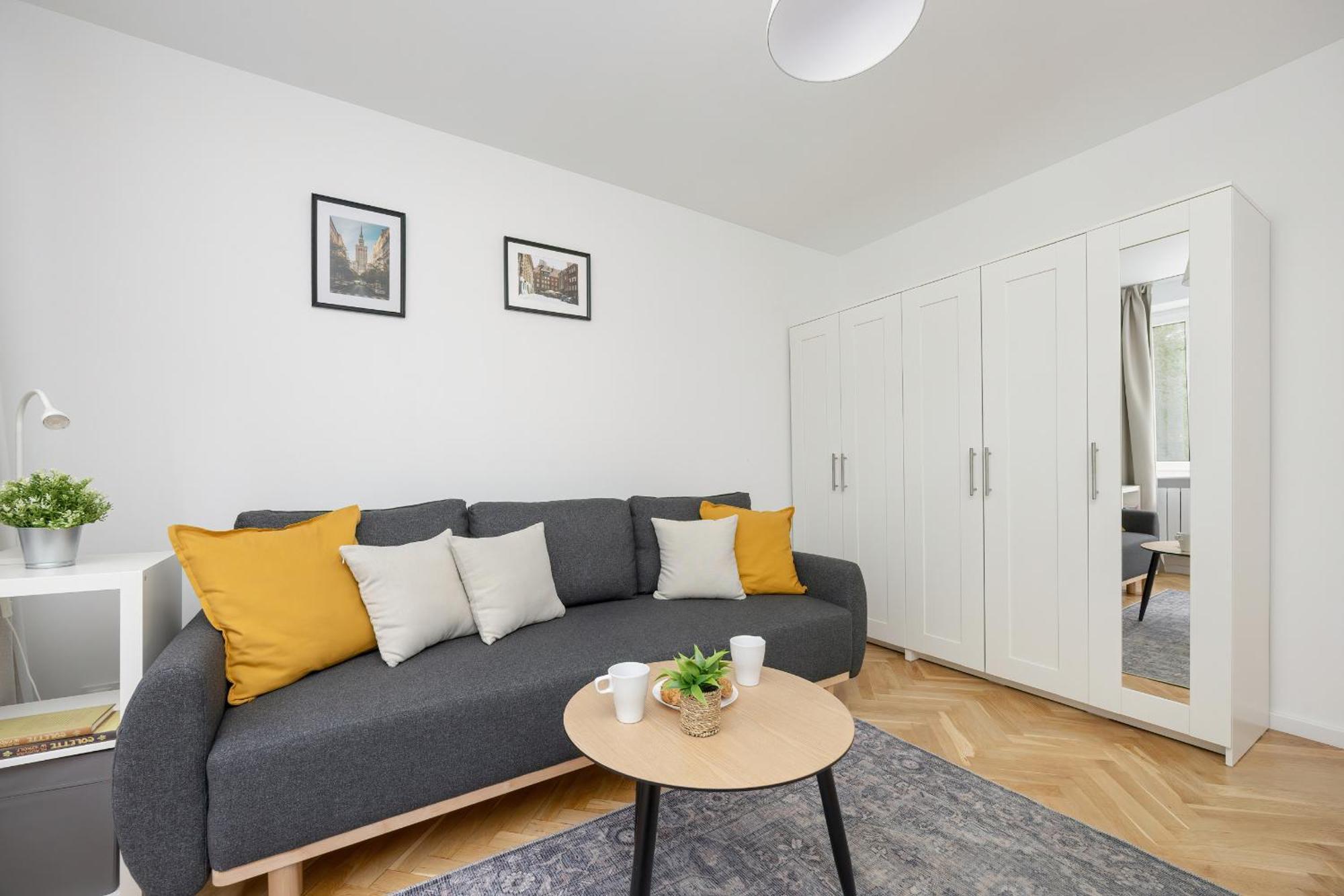 Cozy In Downtown By Renters Apartment