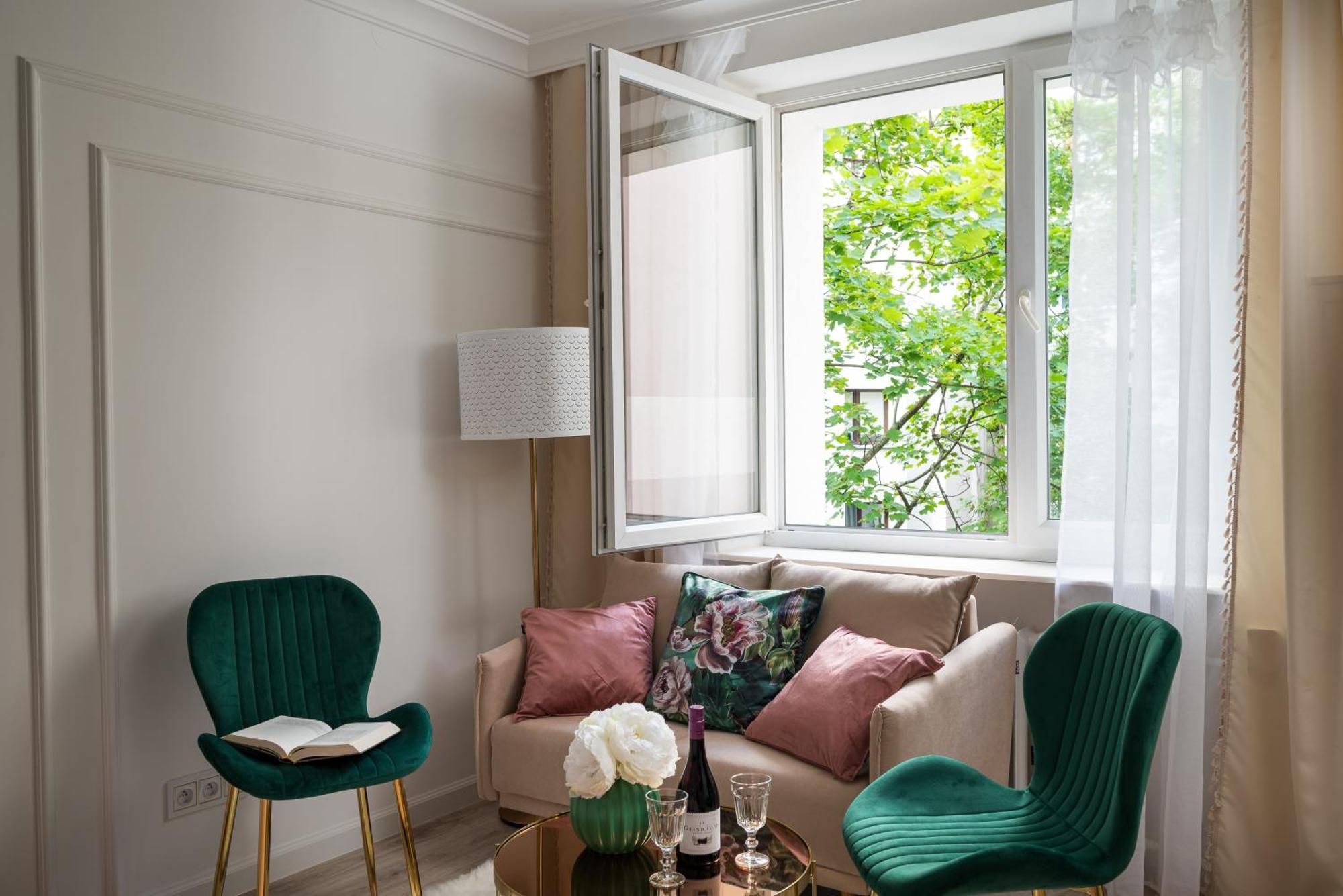 Lovely Downtown Studio At Most Lively Hoza Street, Discover Warsaw On Foot Apartment