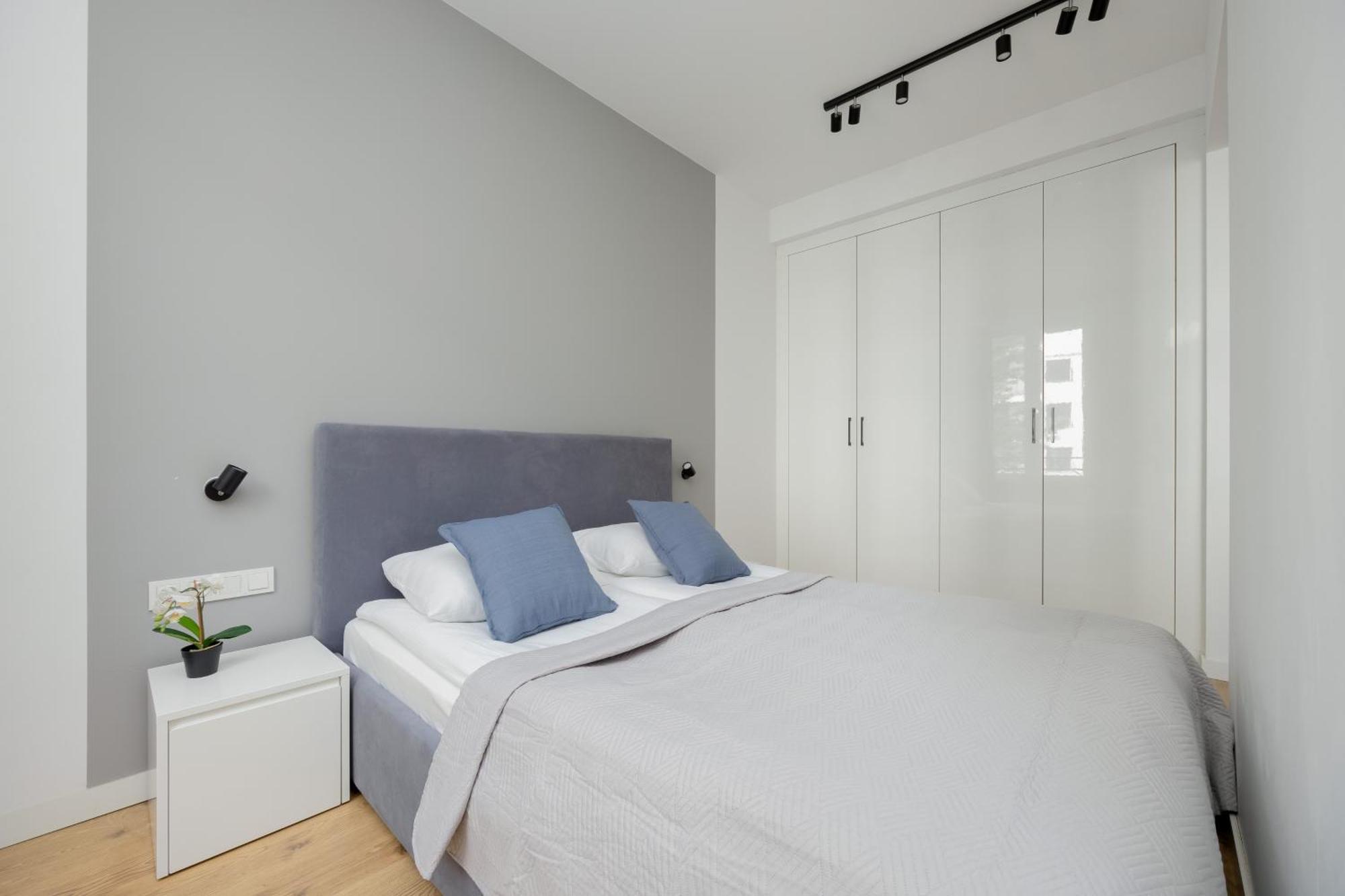 Wola Pet-friendly With Ac Slawinska By Renters Apartament Warszawa
