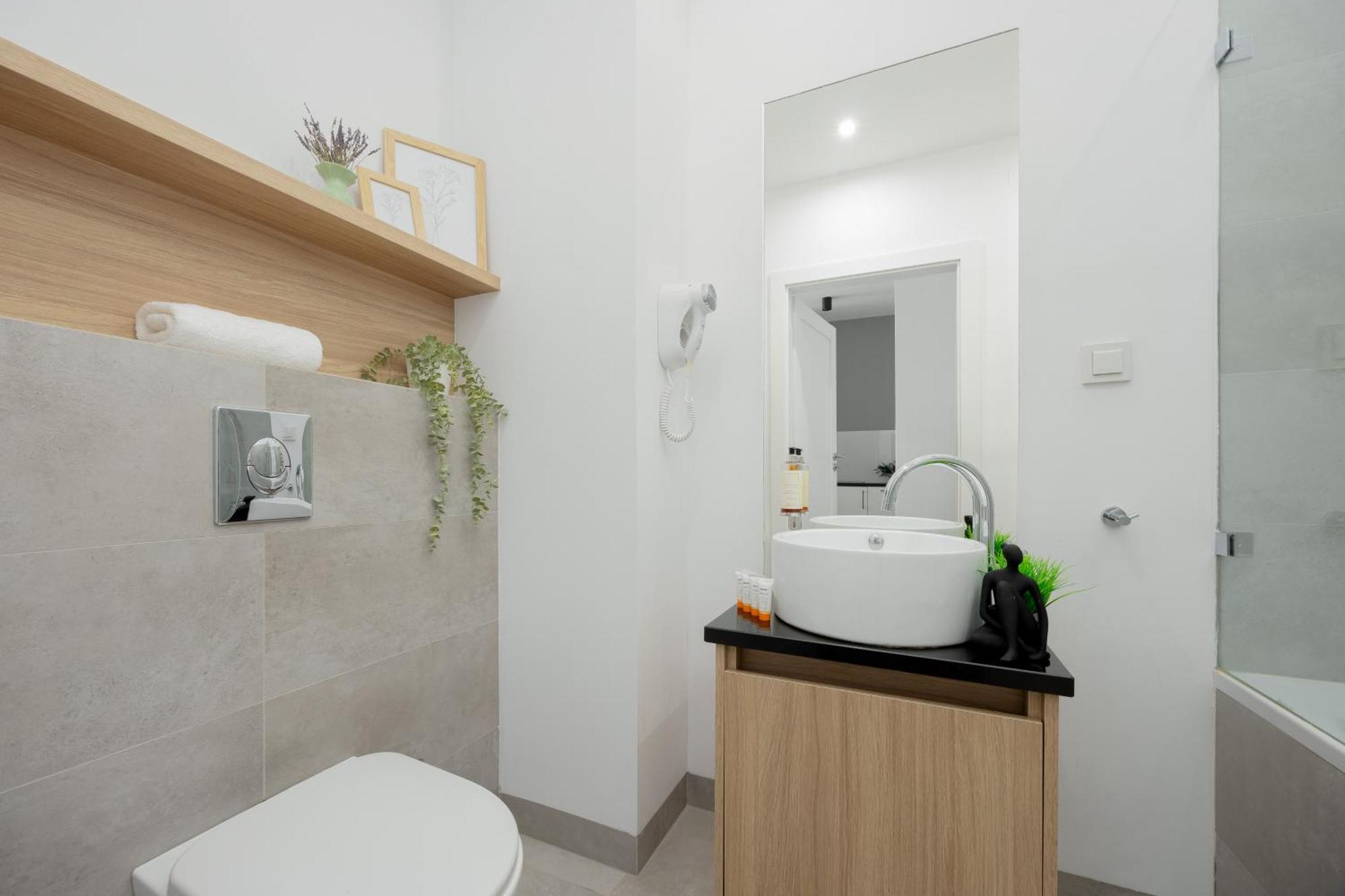 Wola Pet-friendly With Ac Slawinska By Renters Apartament Warszawa