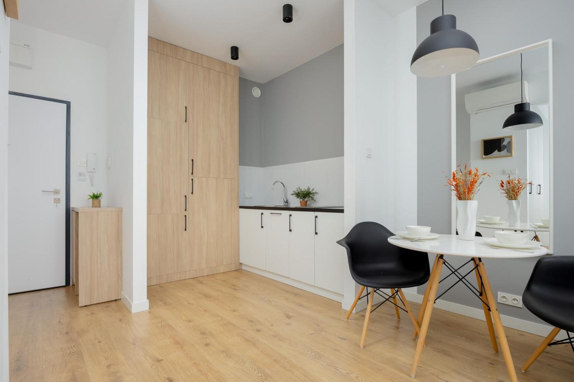 Wola Pet-friendly With Ac Slawinska By Renters Warszawa