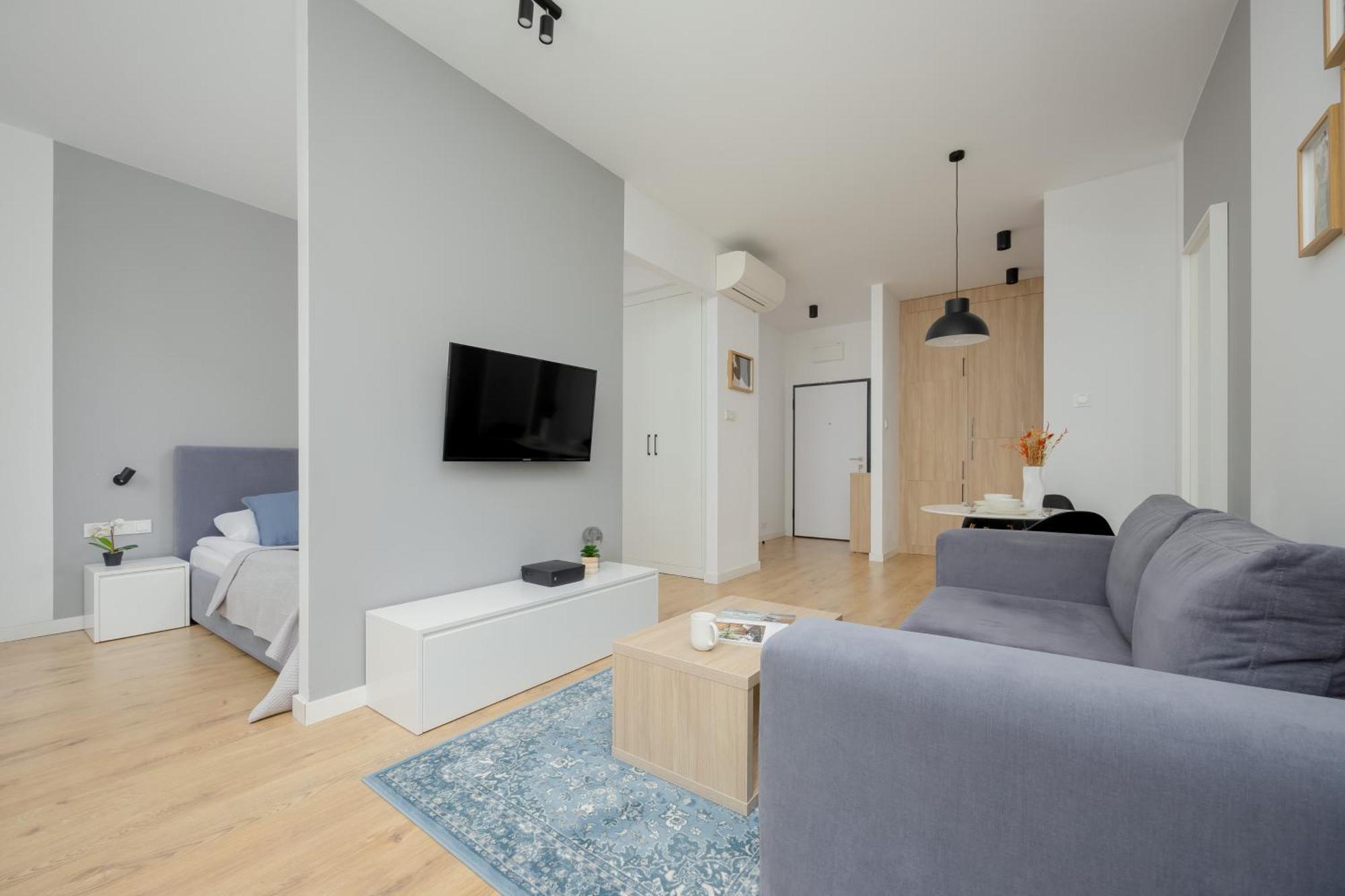 Wola Pet-friendly With Ac Slawinska By Renters *
