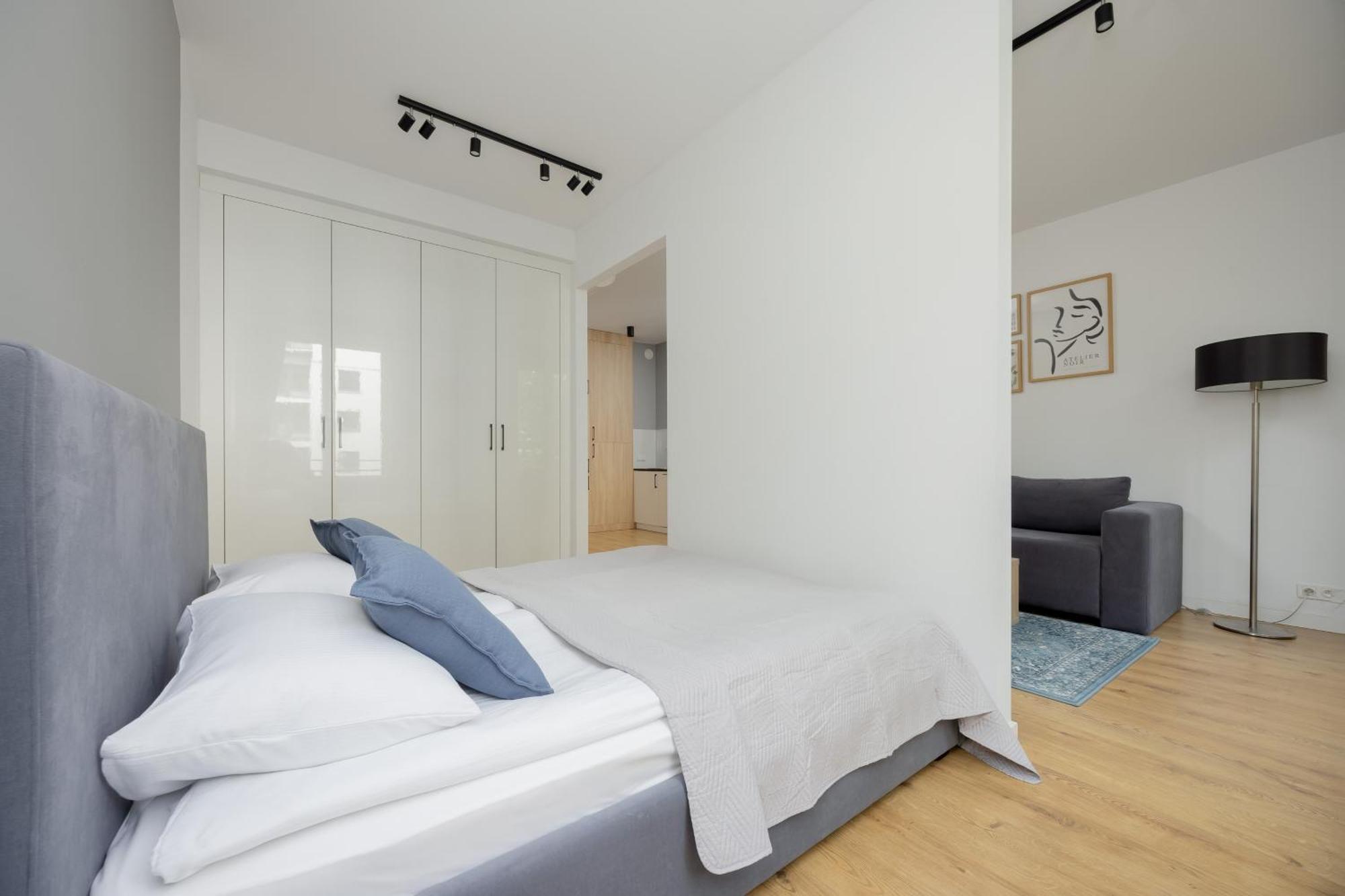 Wola Pet-friendly With Ac Slawinska By Renters Apartament Warszawa