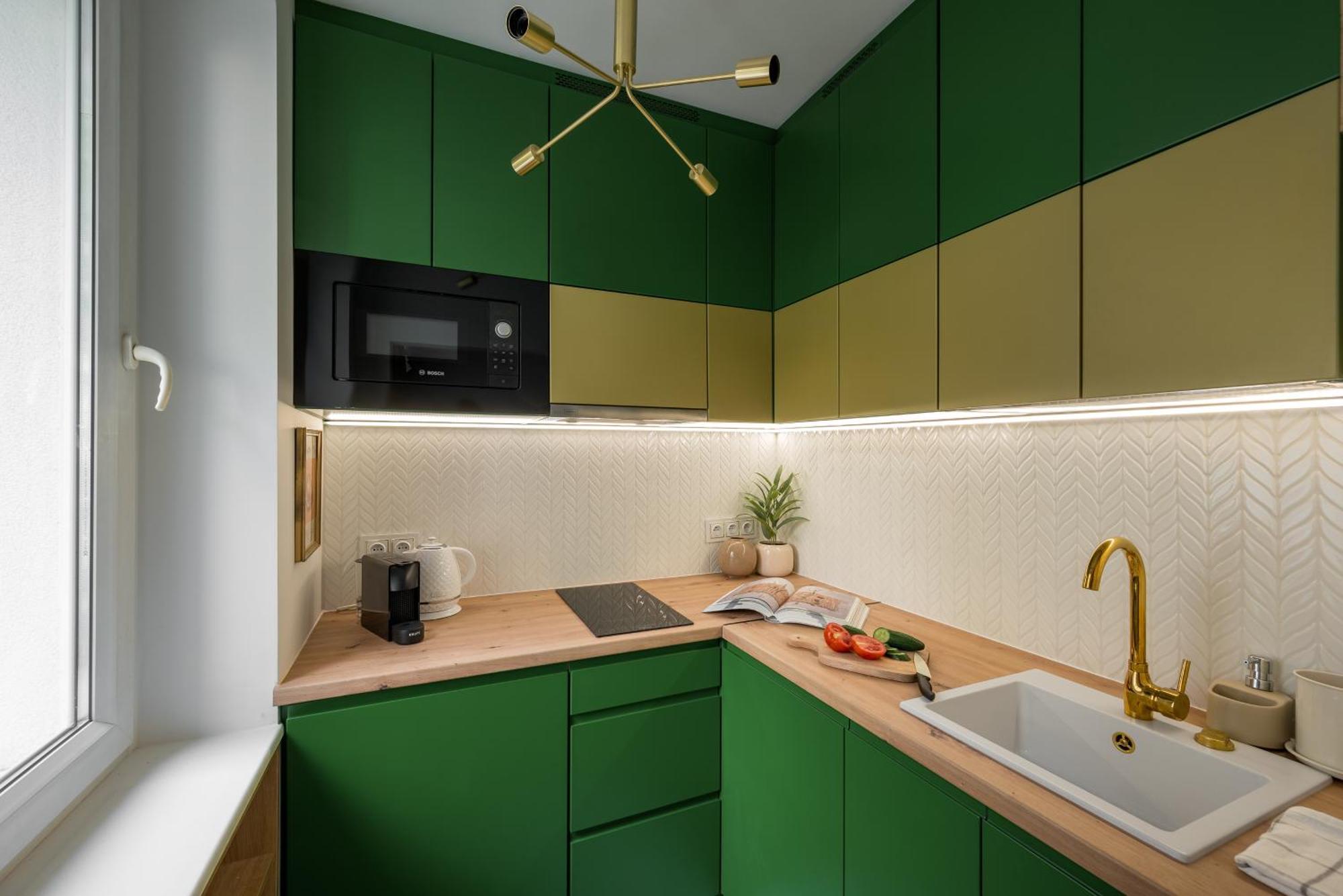 Lovely Downtown Studio At Most Lively Hoza Street, Discover Warsaw On Foot