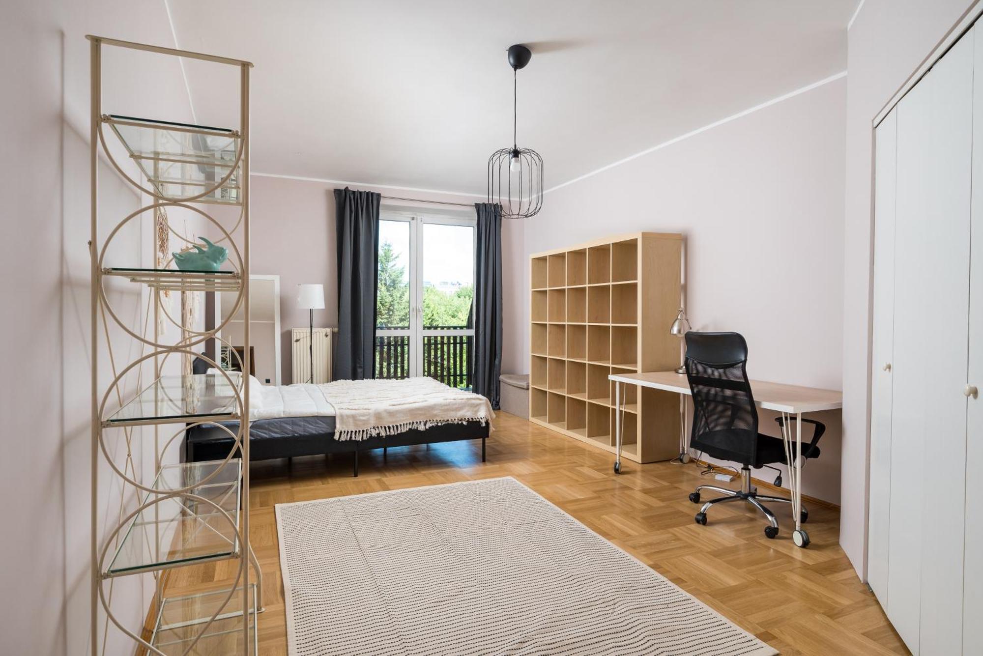 Praga Poludnie Spacious