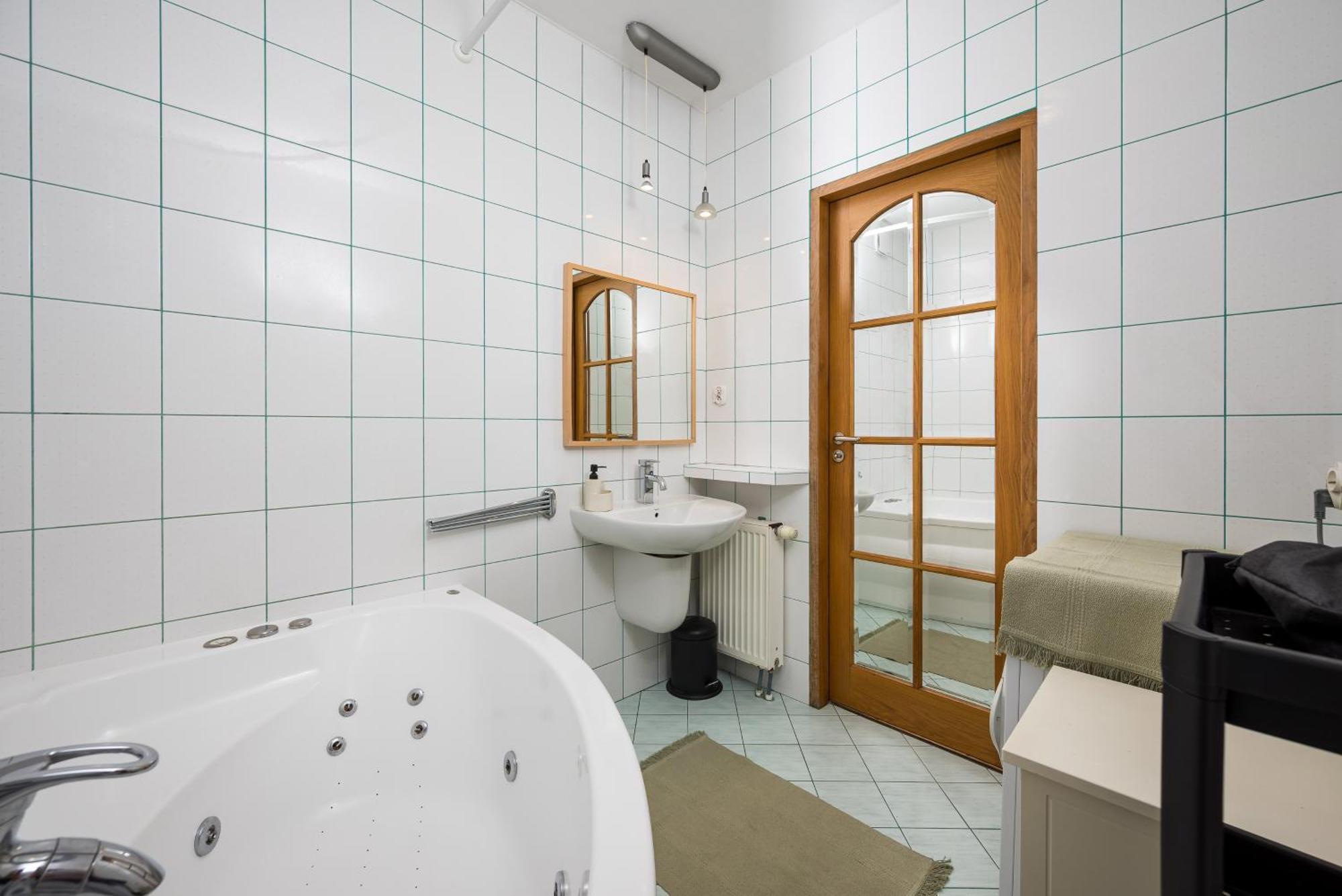 Praga Poludnie Spacious
