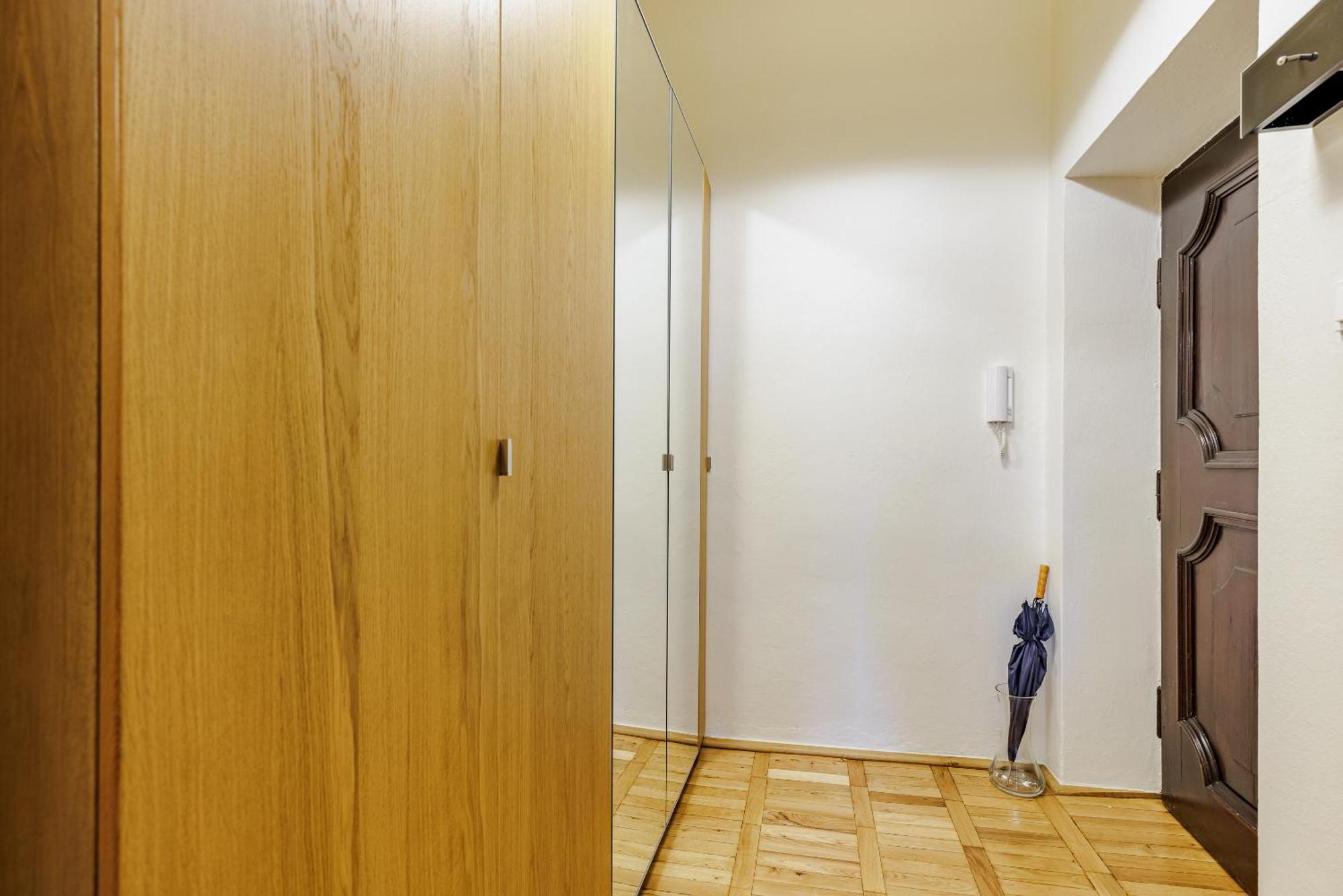 Timeless Old Town By Ecru Wwa83 Apartment