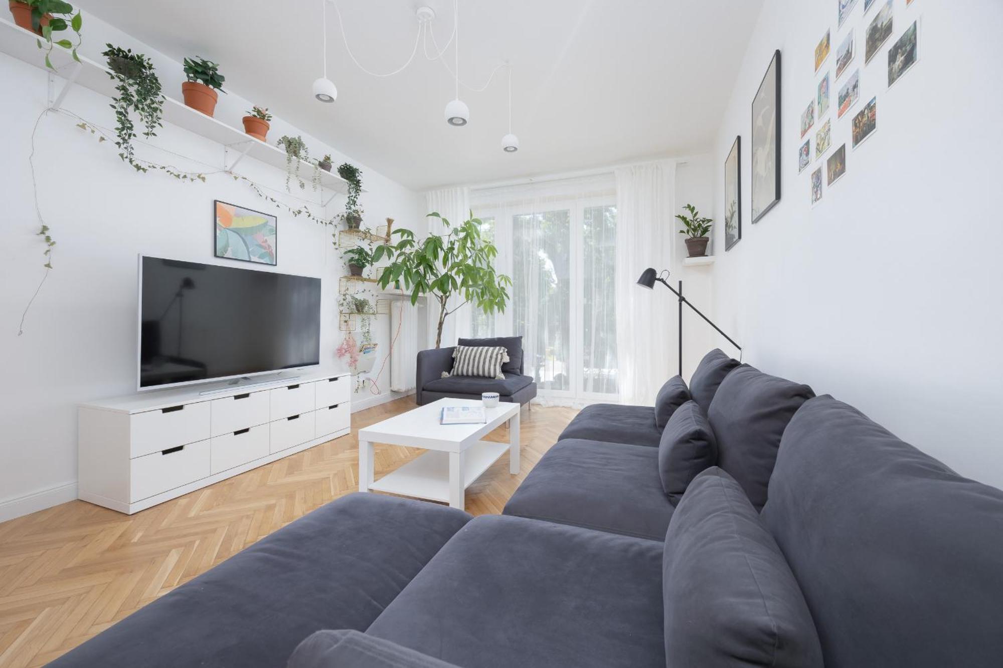 Apartment Bright In Saska Kepa Near Pge Narodowy By Renters