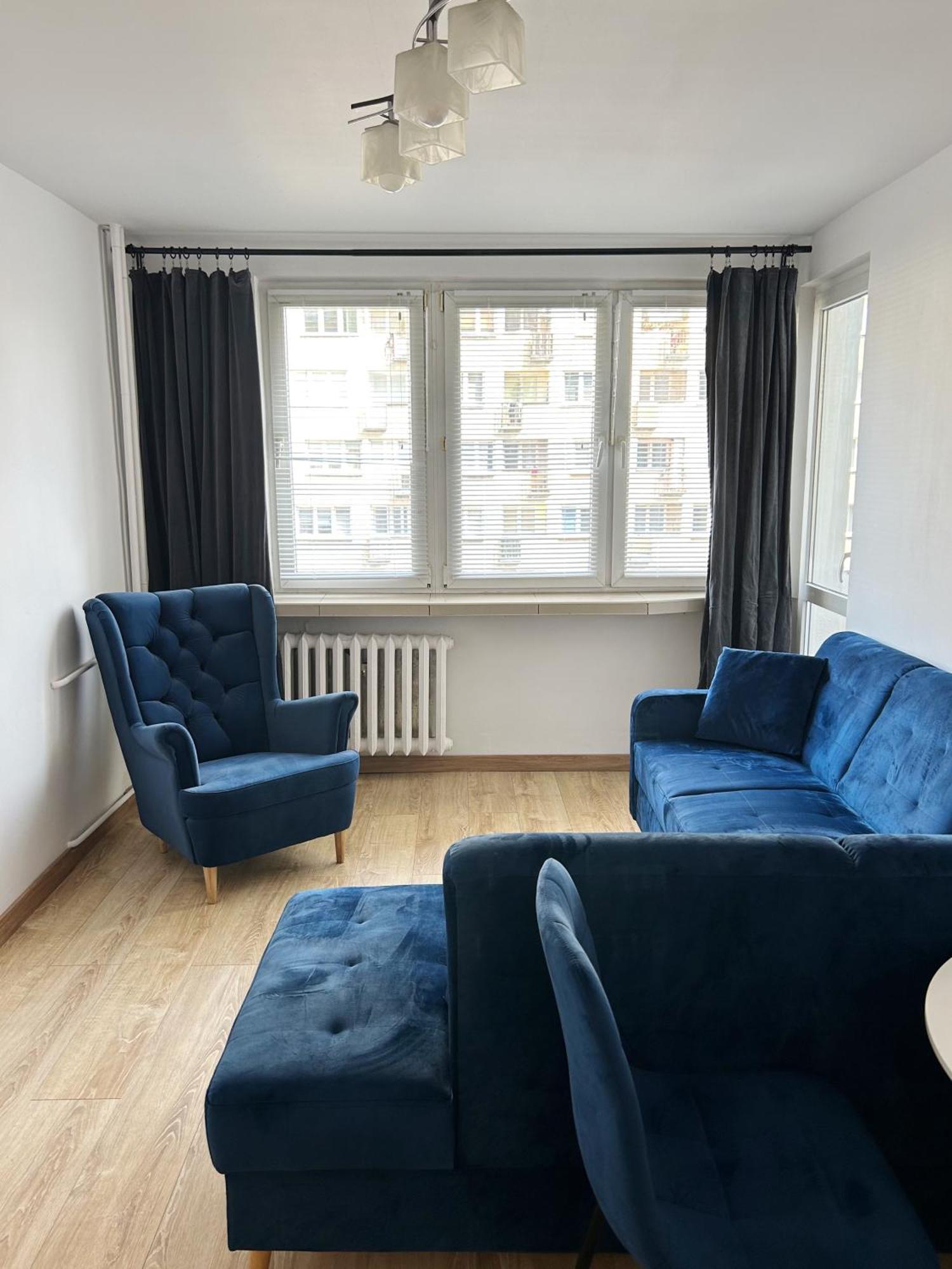 Apartment With Workspace *