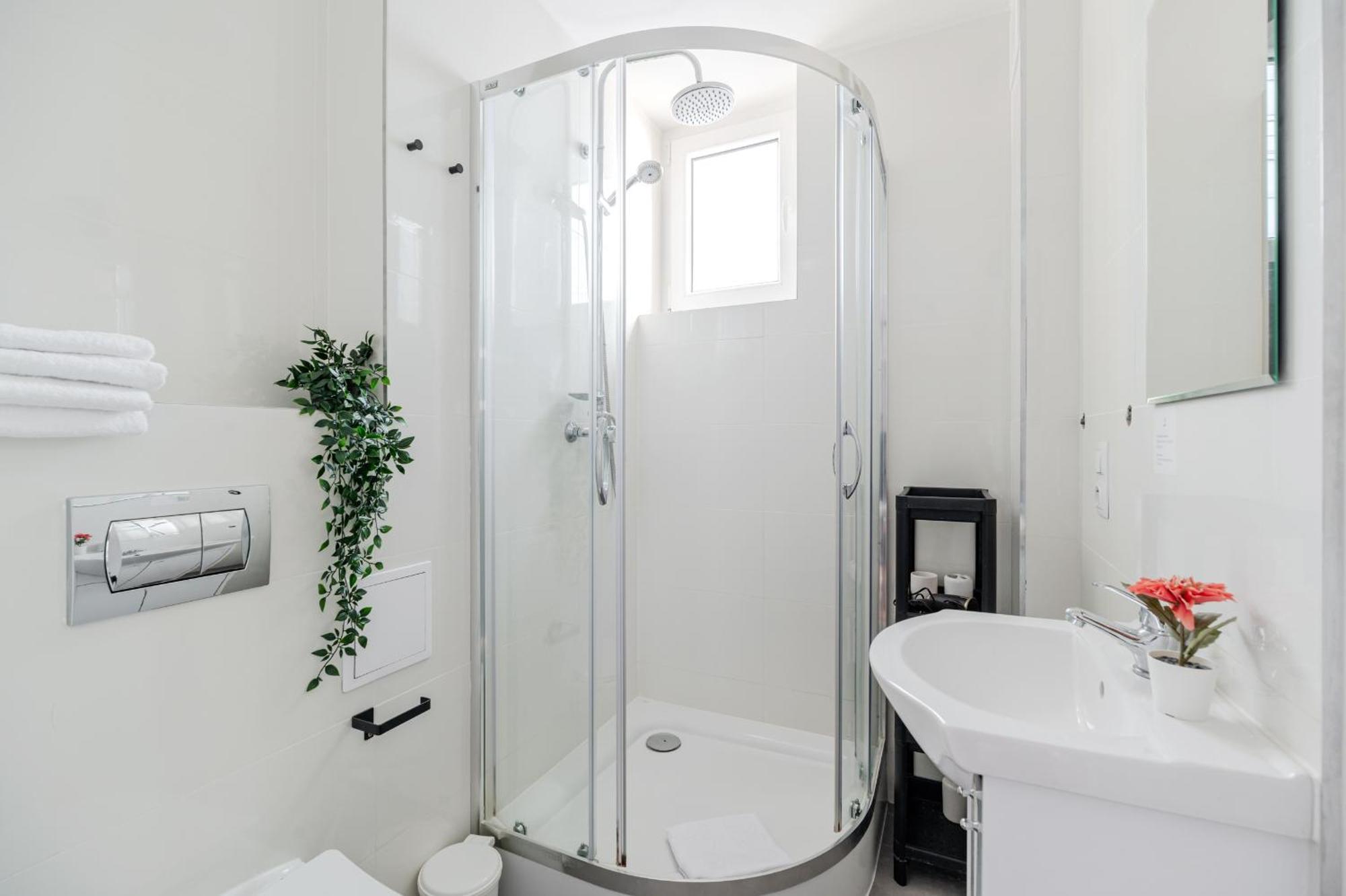 Centre By Arrenda Apartment