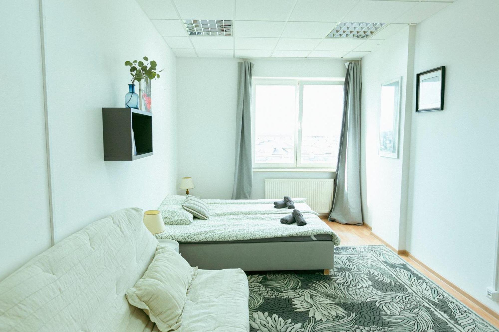 Metro Kabaty Hostel *