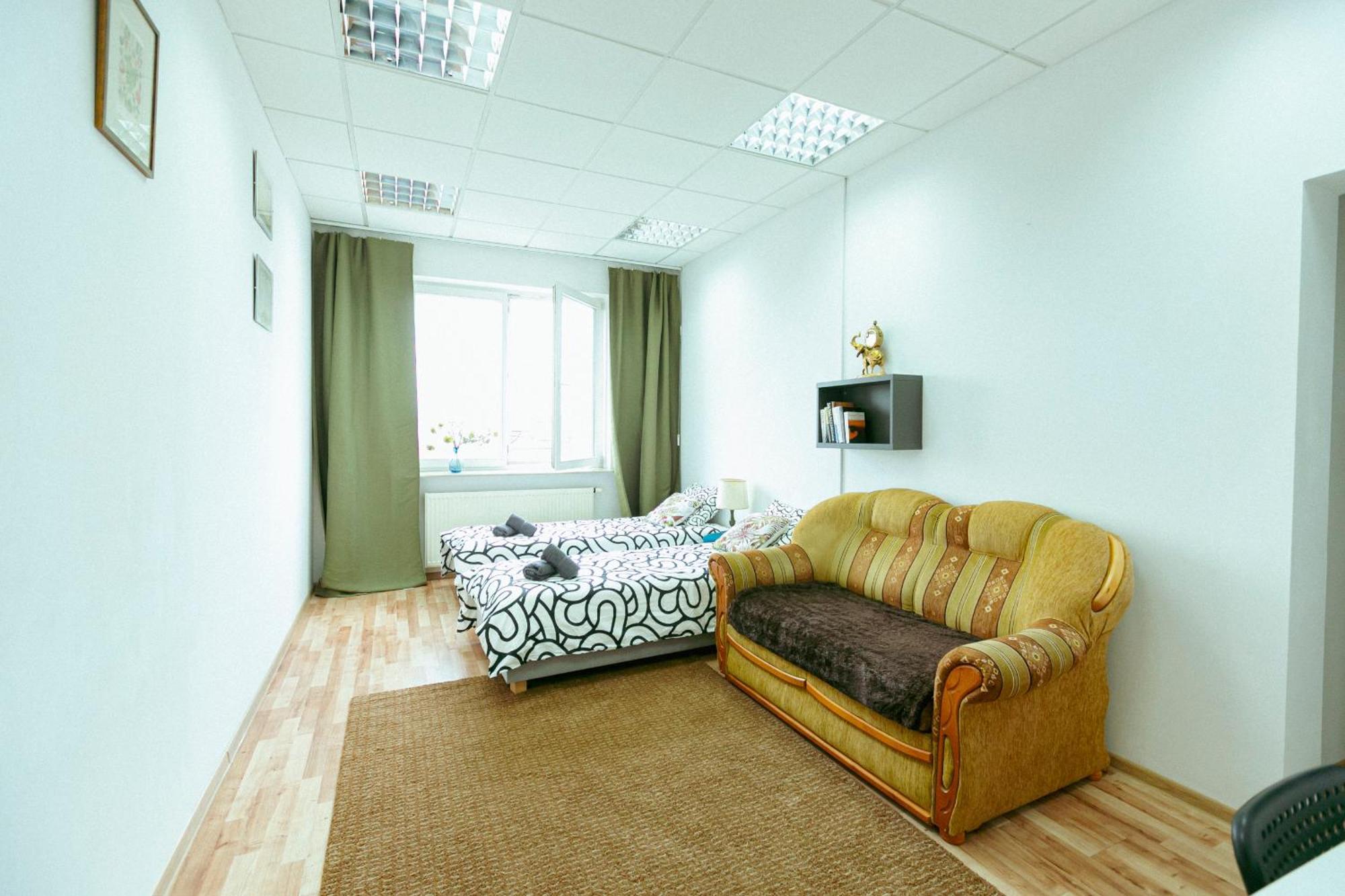 Metro Kabaty Hostel *