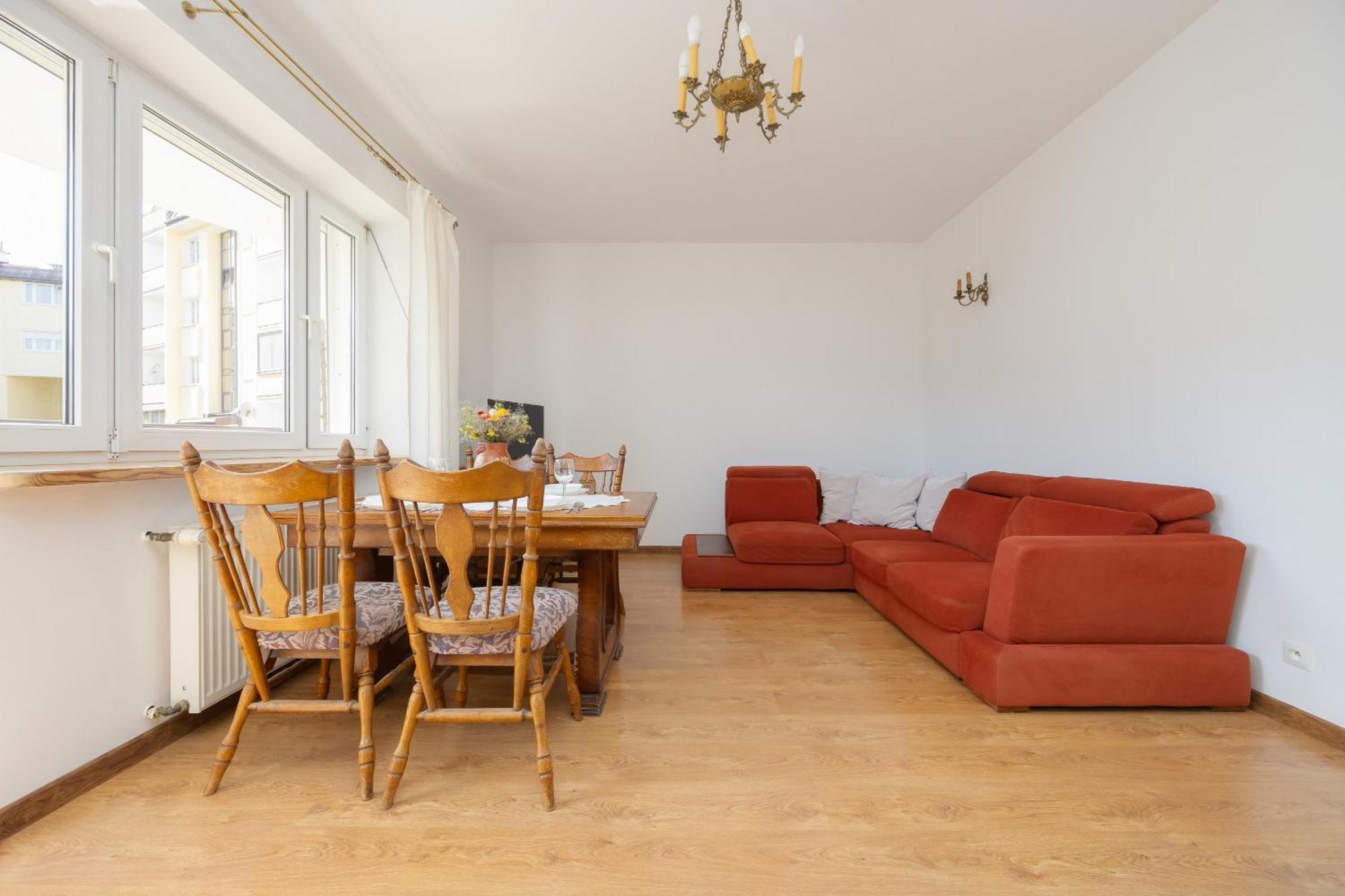 Apartment Spacious With Parking By Renters