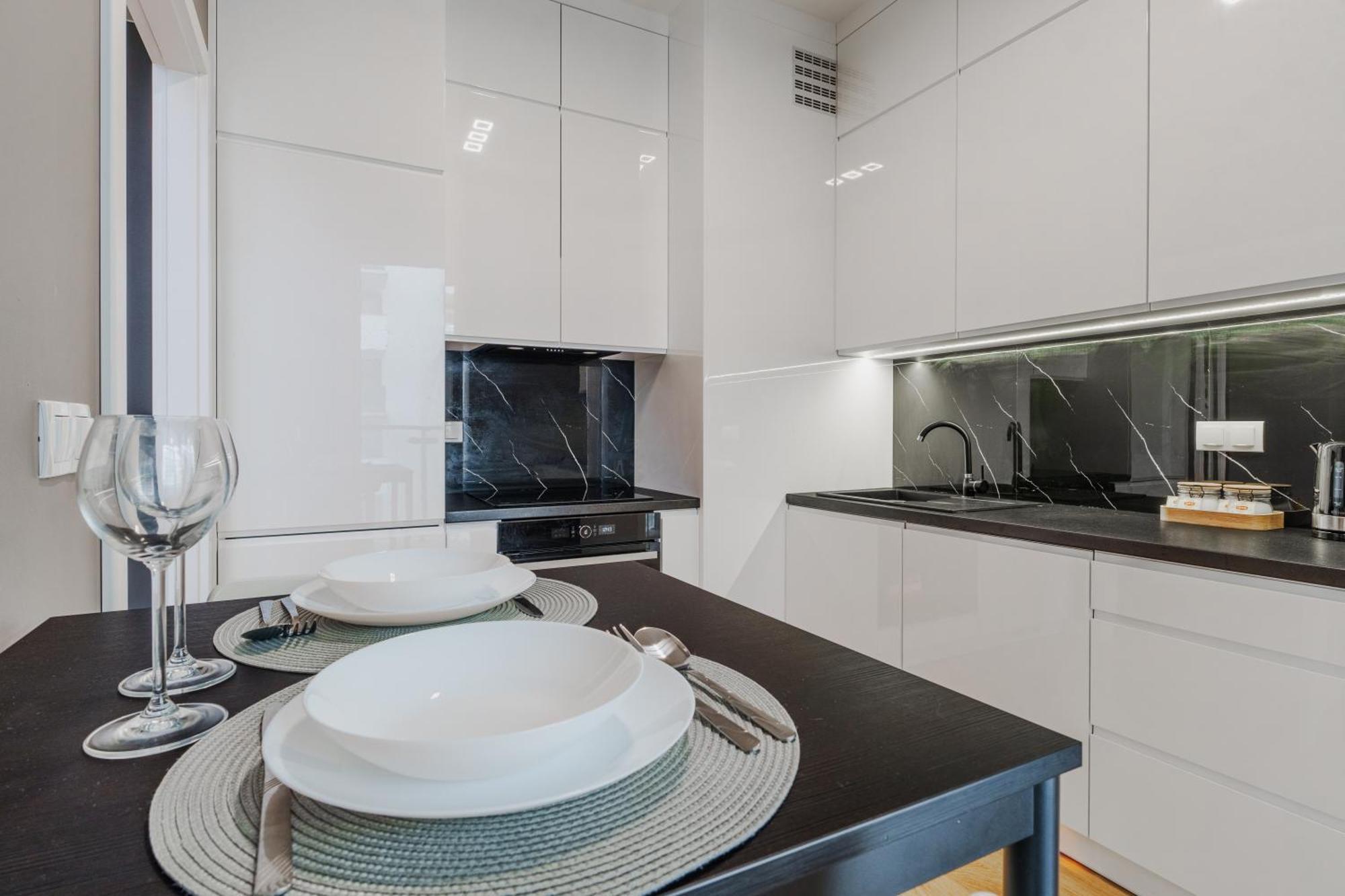 Lux In Wola - Parking, 2-rooms, Wi-fi *