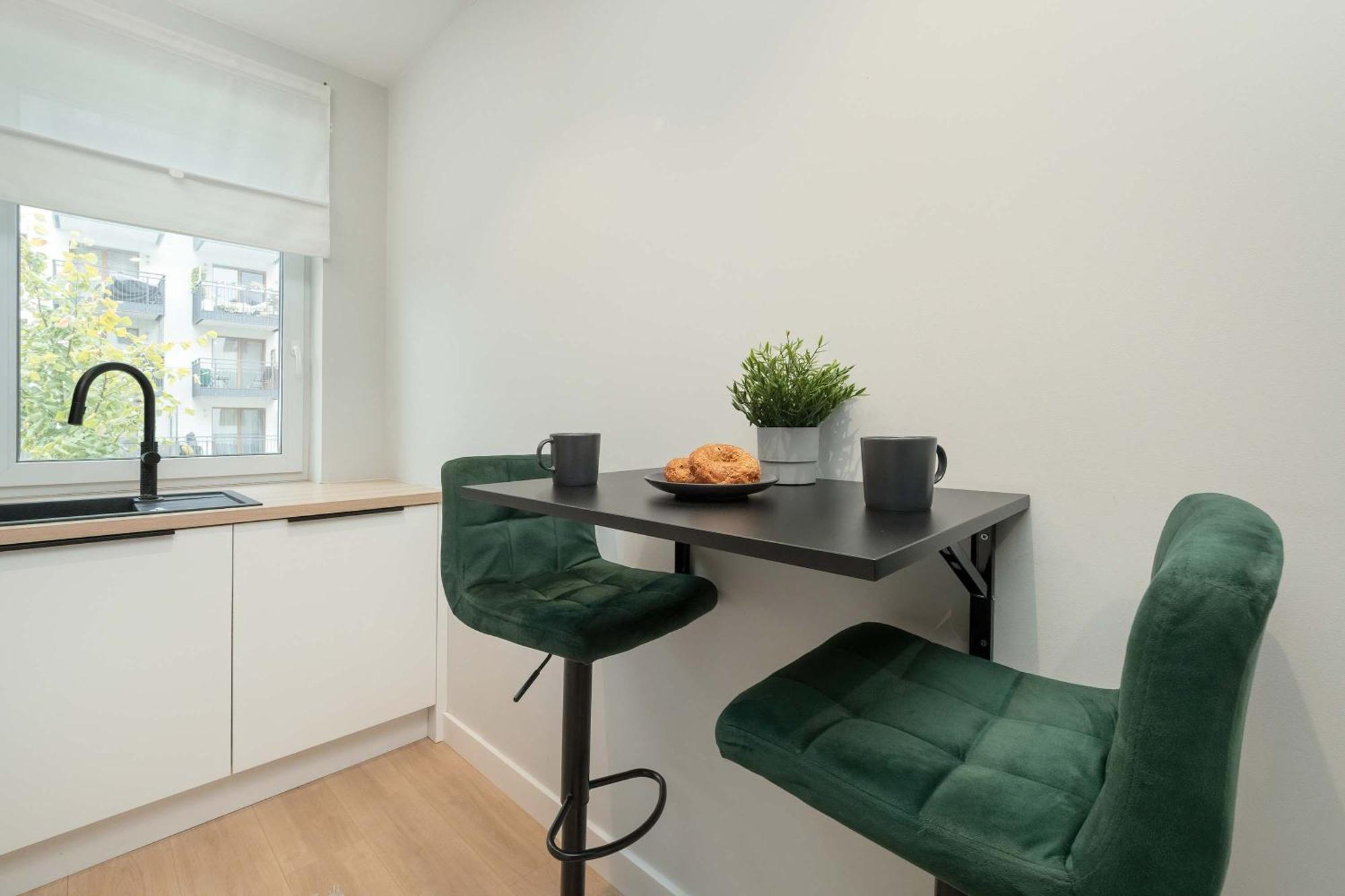 Stylish In With Parking, Bathtub, Balcony, And Desk By Renters Warschau