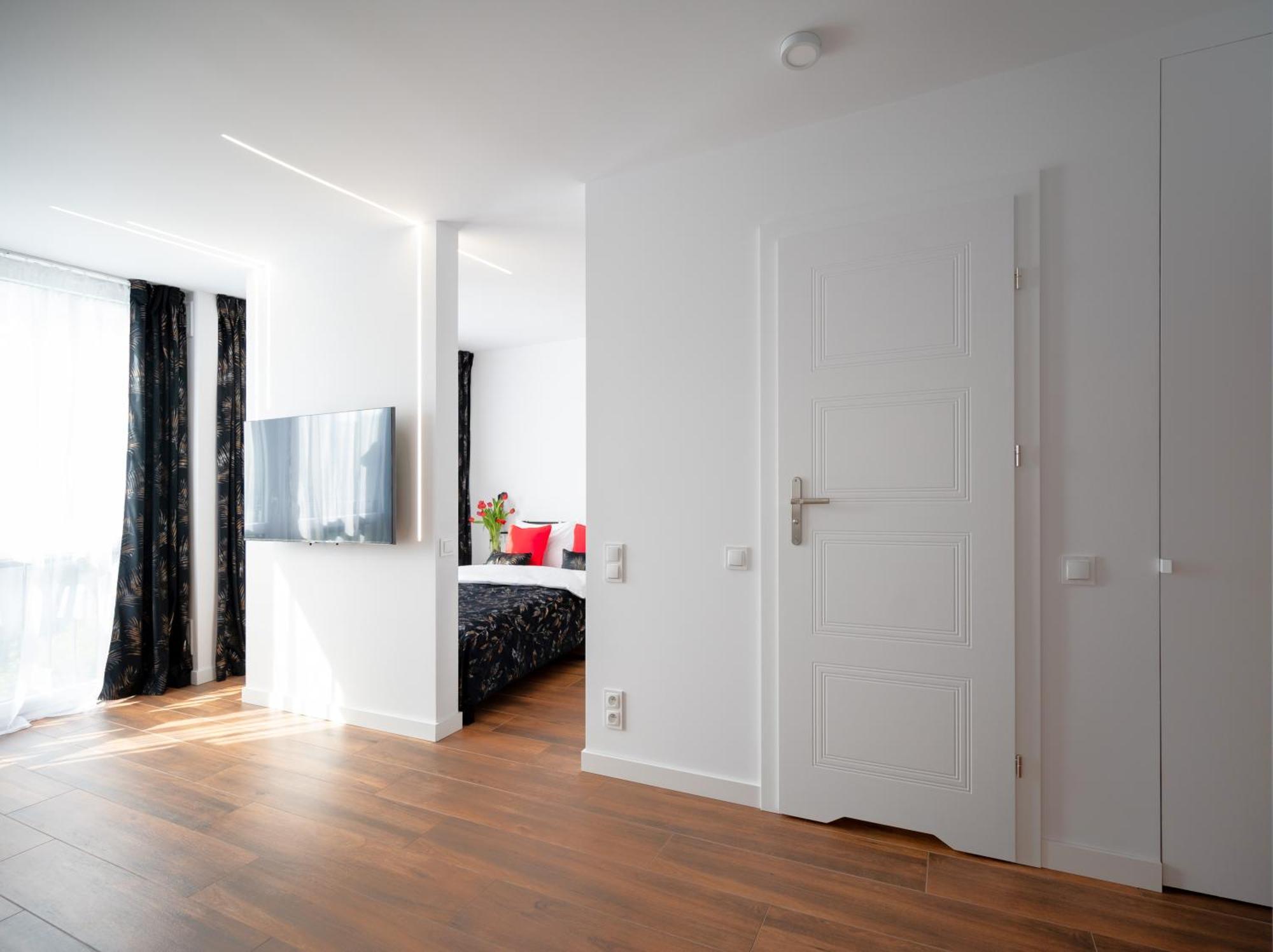 Apartment Center Grzybowska, Next To Warsaw's Business District, Metro Onz & Westin By Warsawskyline