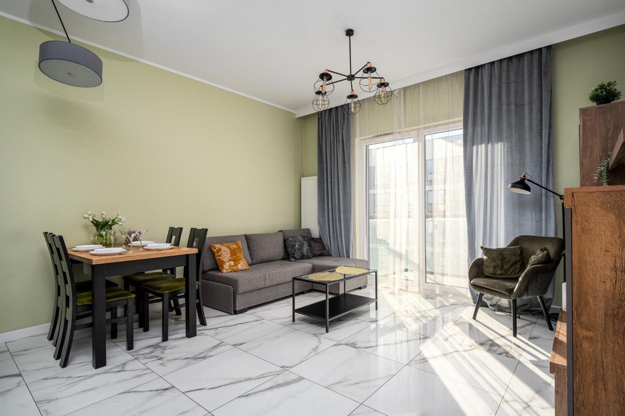 Prymasa Tysiaclecia 83a Separate Bedroom Free Garage By Perfect 634